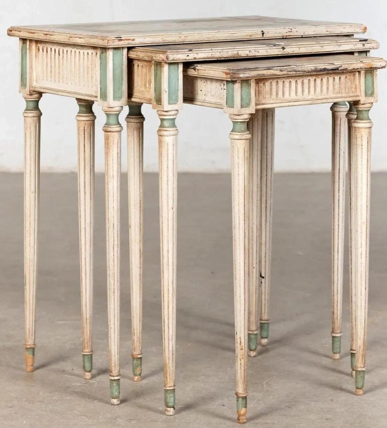 Set of Italian Nesting Tables 19th Century For Sale at 1stDibs