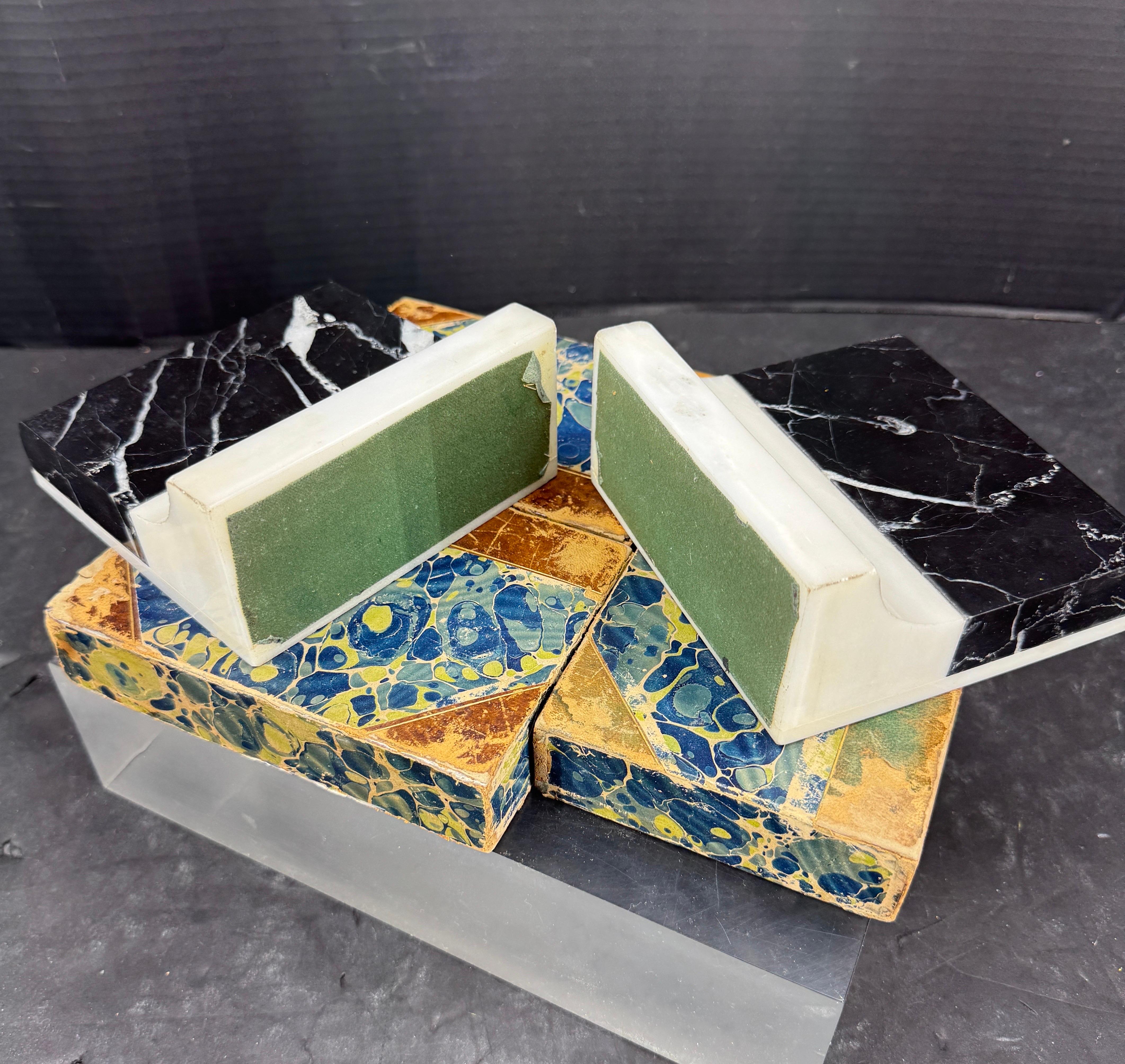Set of Italian Onyx and White Marble Bookends For Sale 14