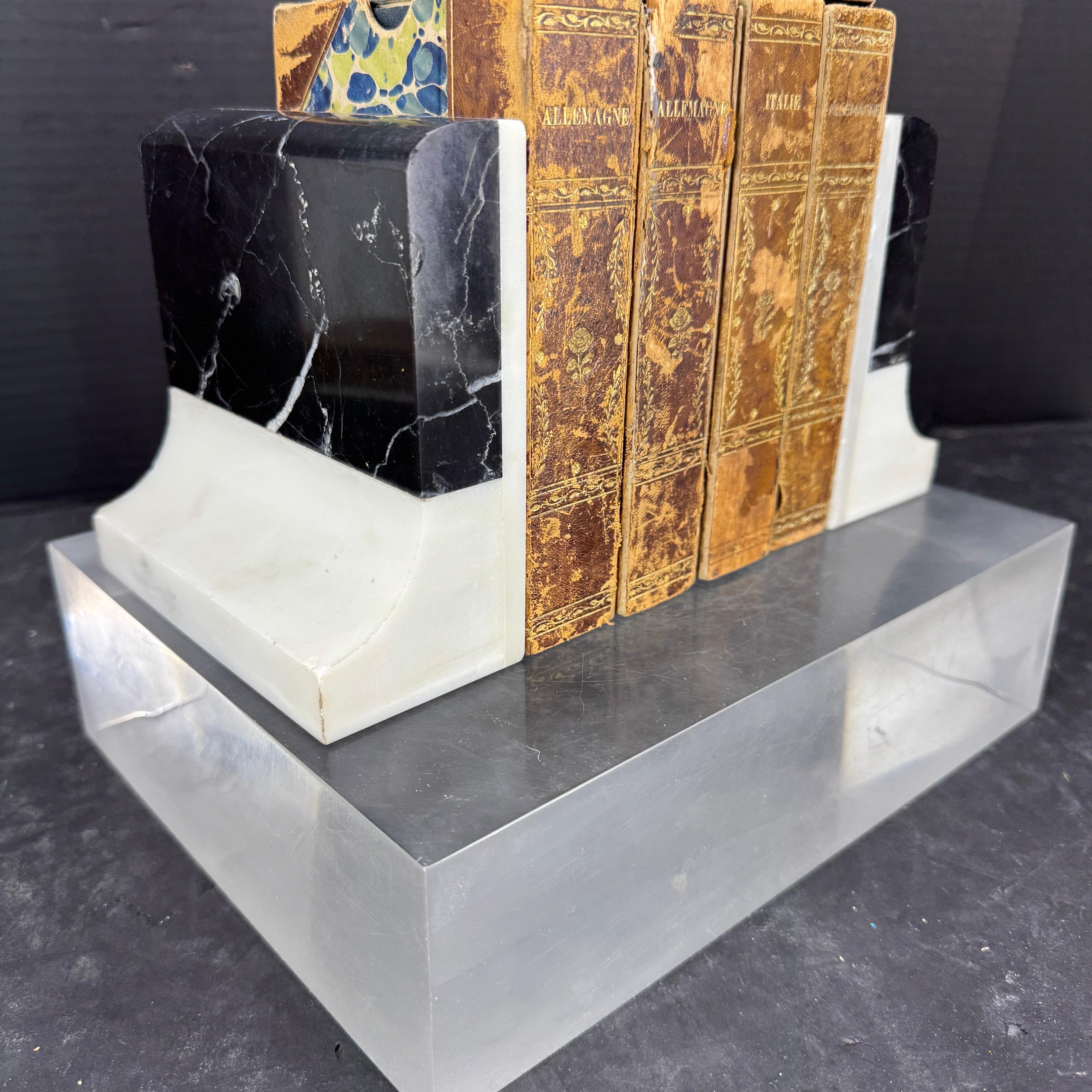 Set of Italian Onyx and White Marble Bookends For Sale 1