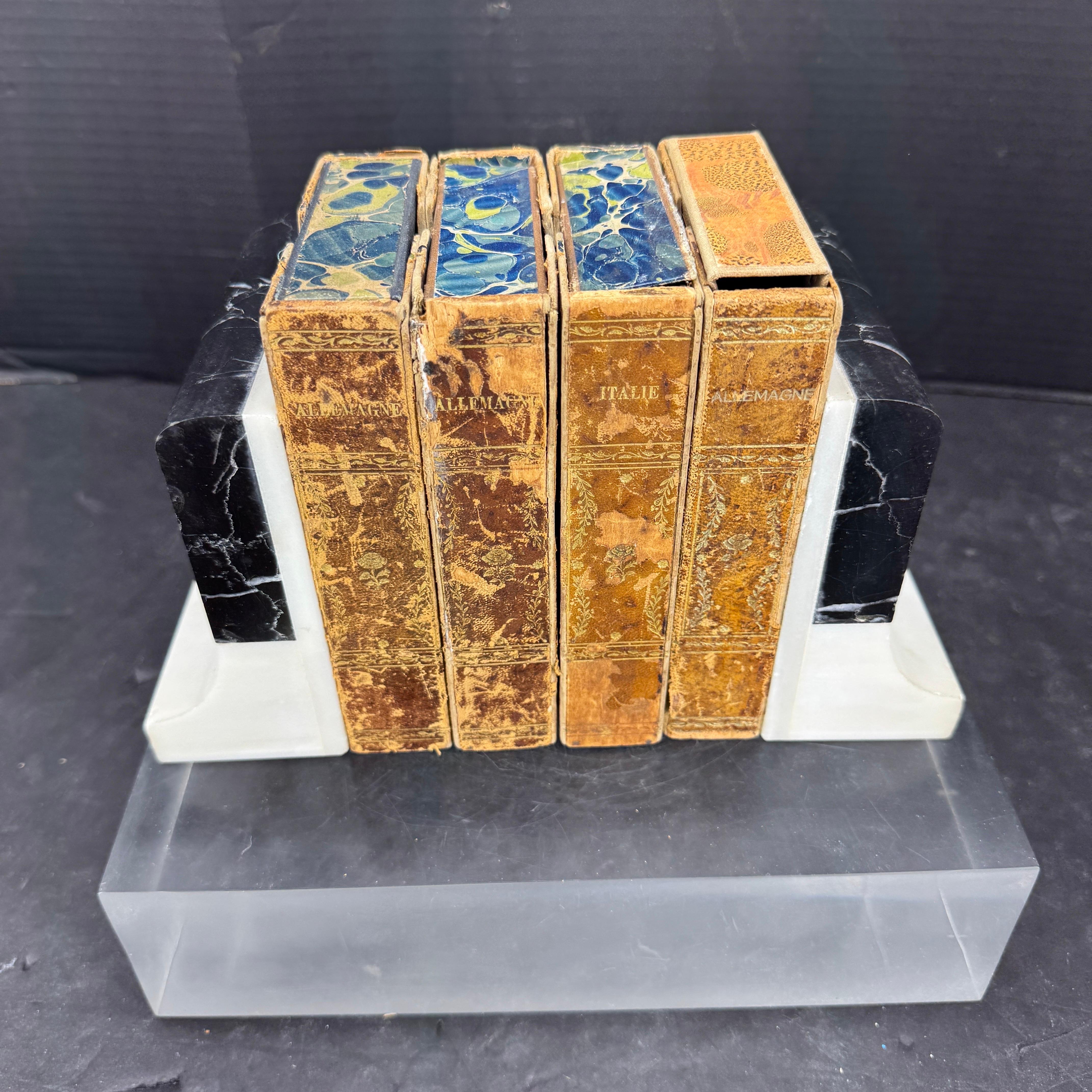 Set of Italian Onyx and White Marble Bookends For Sale 2