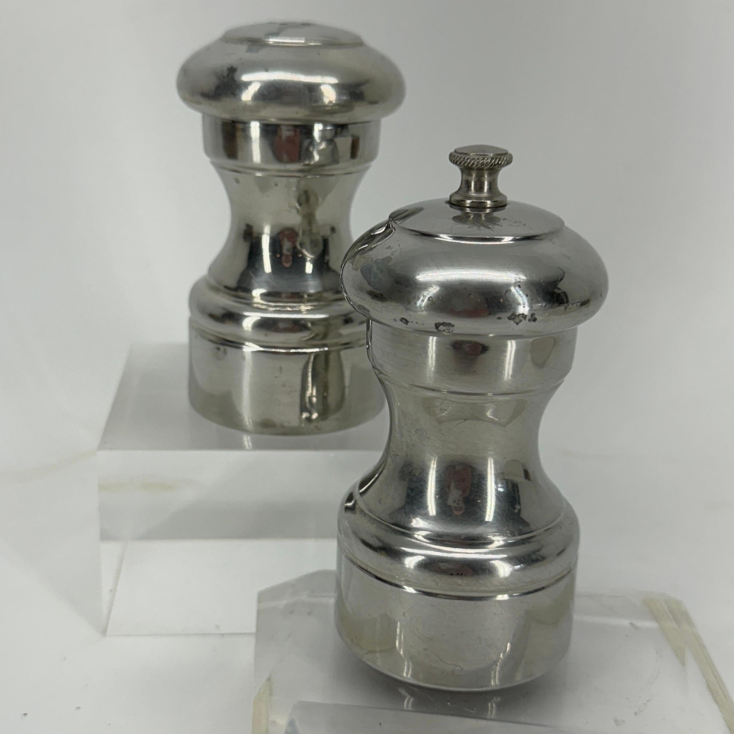 Set of Italian Polished Pewter Salt & Pepper Shakers In Good Condition For Sale In Haddonfield, NJ
