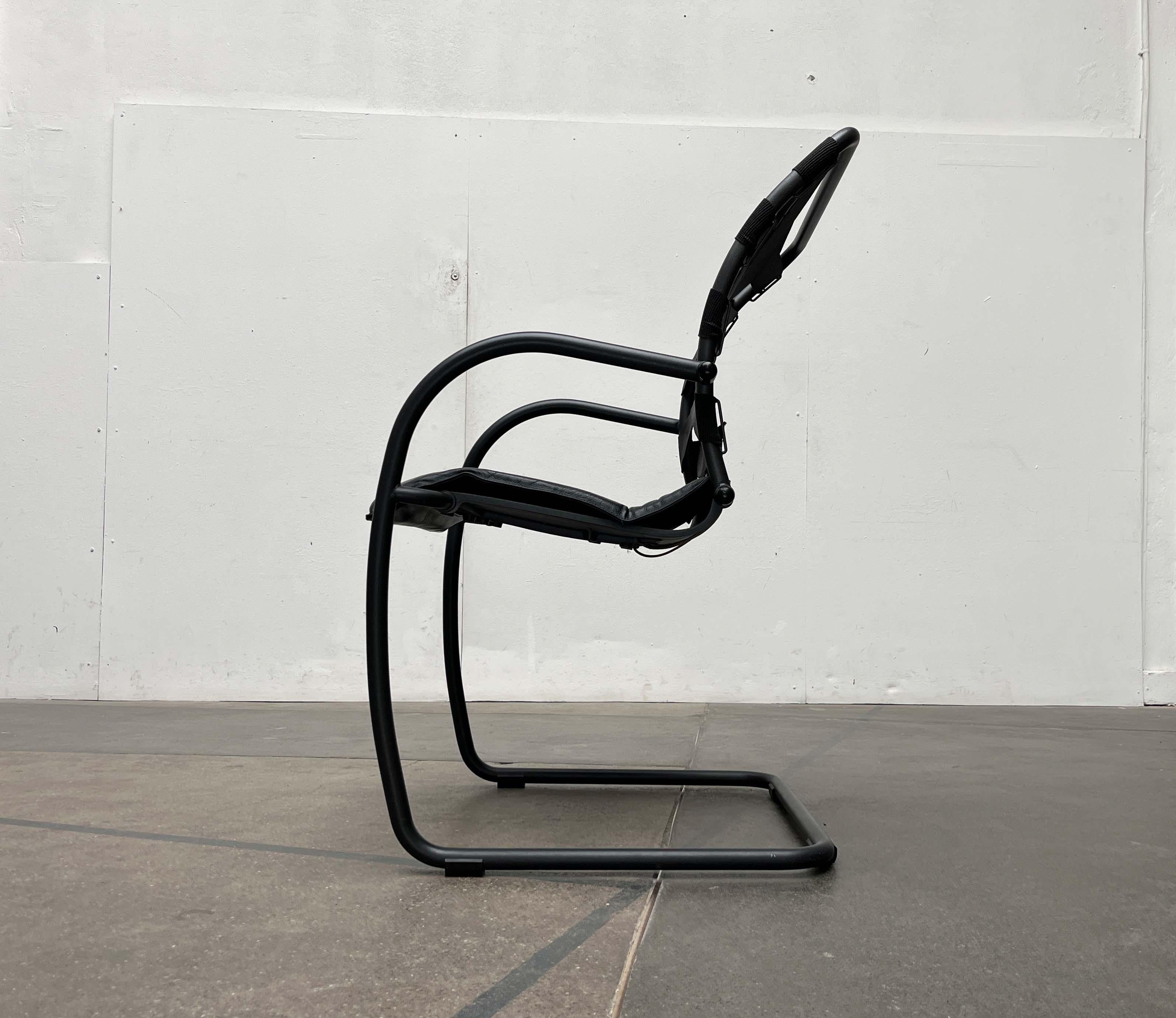 Metal Set of Italian Postmodern Cantilevered Canasta Armchairs from Heron Parigi 1980s For Sale