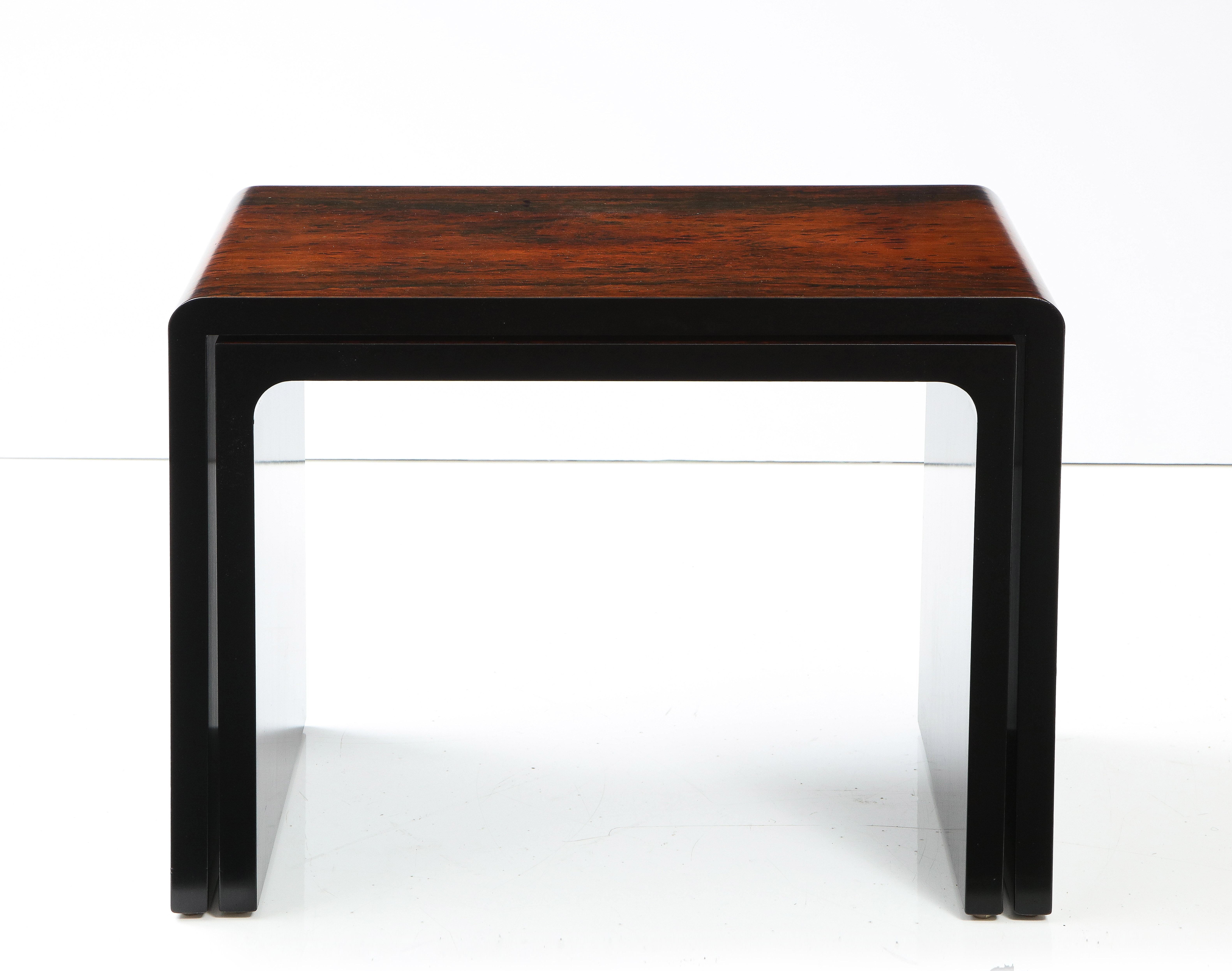 Set of Italian Rosewood and Ebony Lacquered Nesting Tables, circa 1970 For Sale 1