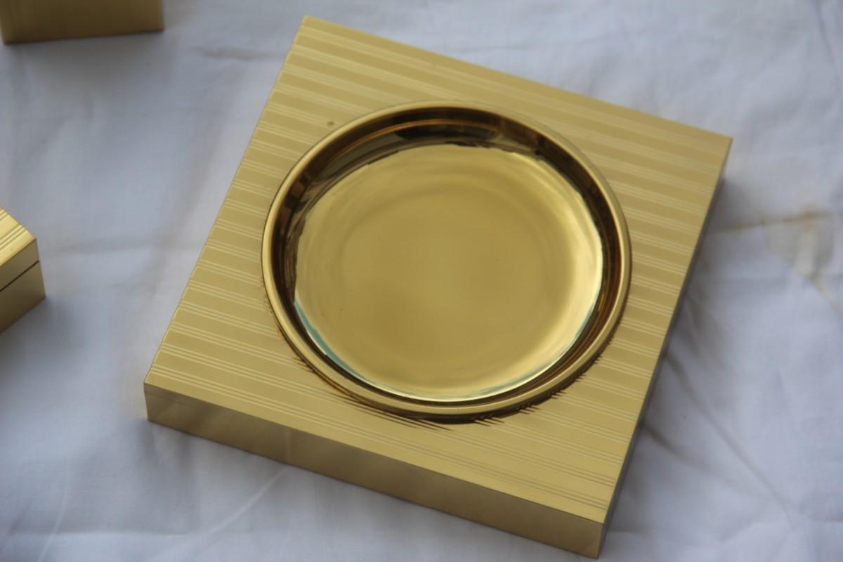 Set of Italian Smoke from 1970 in 24-Karat Gold-Plated Metal In Good Condition In Palermo, Sicily