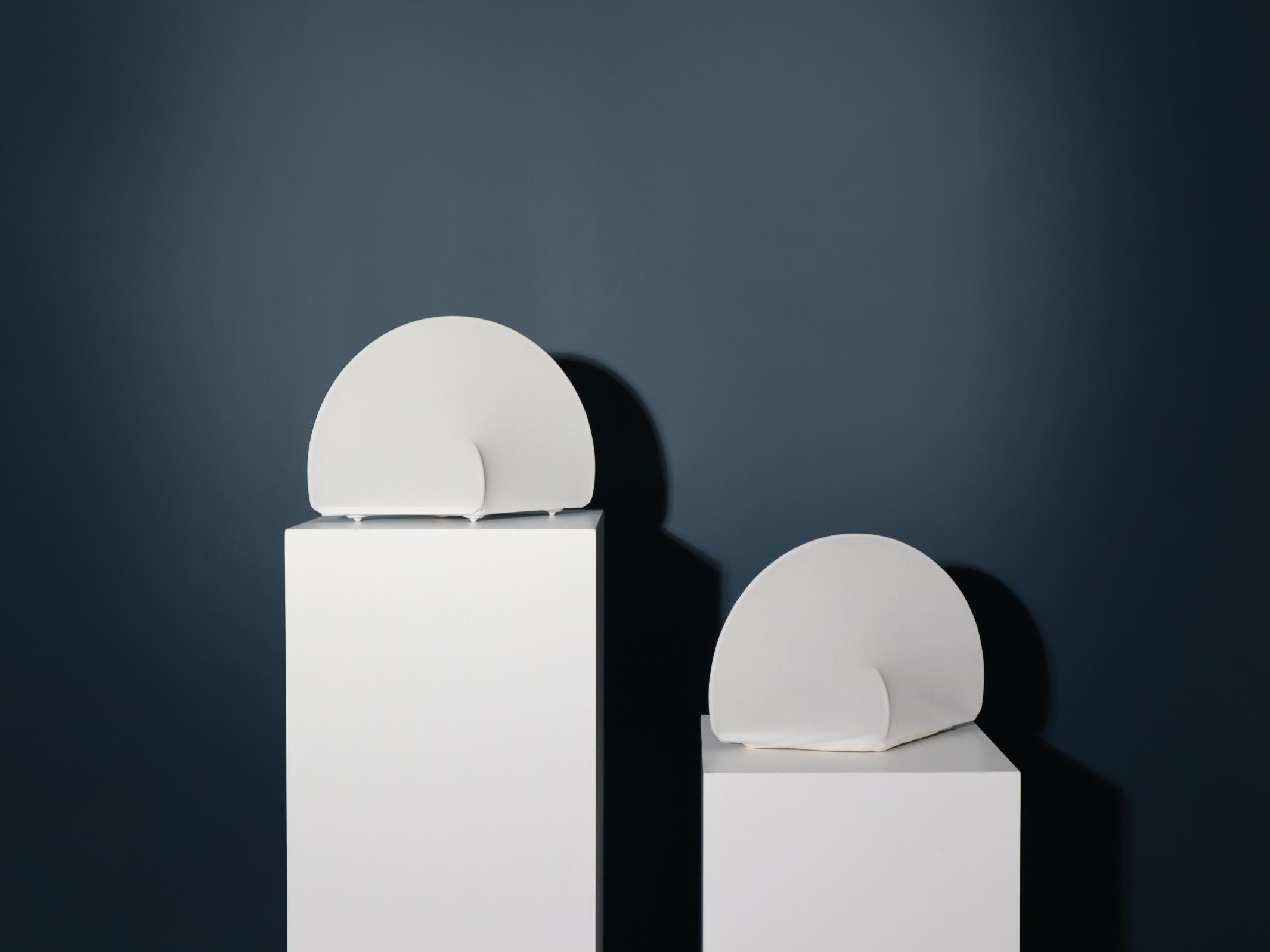 A stunning set of two Italian table lamp 