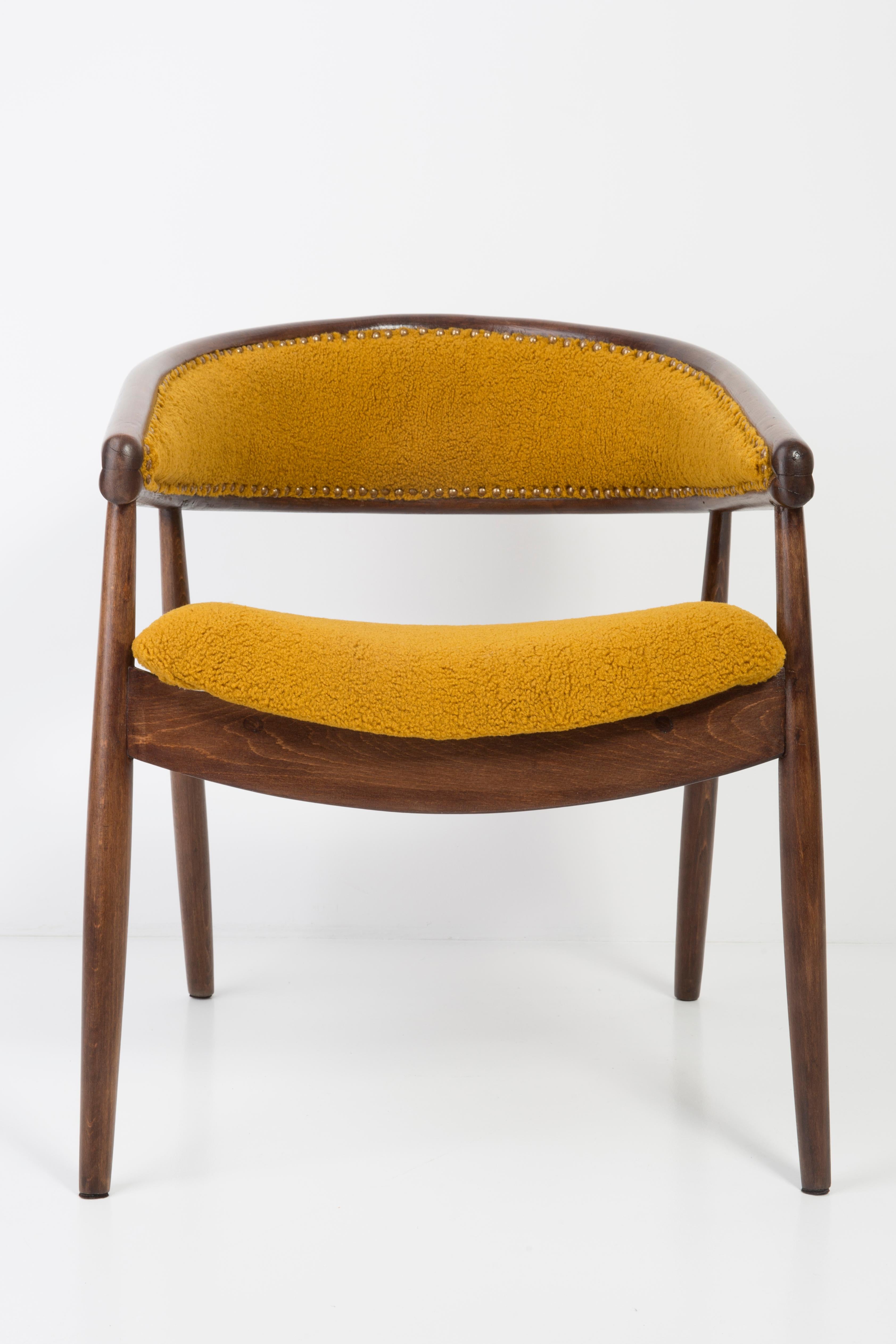 Set of James Mont Bent Beech Armchairs and Table, Yellow Ochra Boucle, 1960s For Sale 2