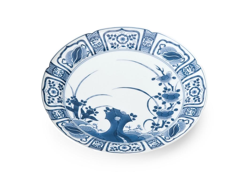 Set of six contemporary Japanese Imari porcelain dessert plates in blue underglaze on pure white fine porcelain, characteristic of Arita porcelain. This pattern is called Royal Blue Imari and was admired by European aristocracy and is to this day