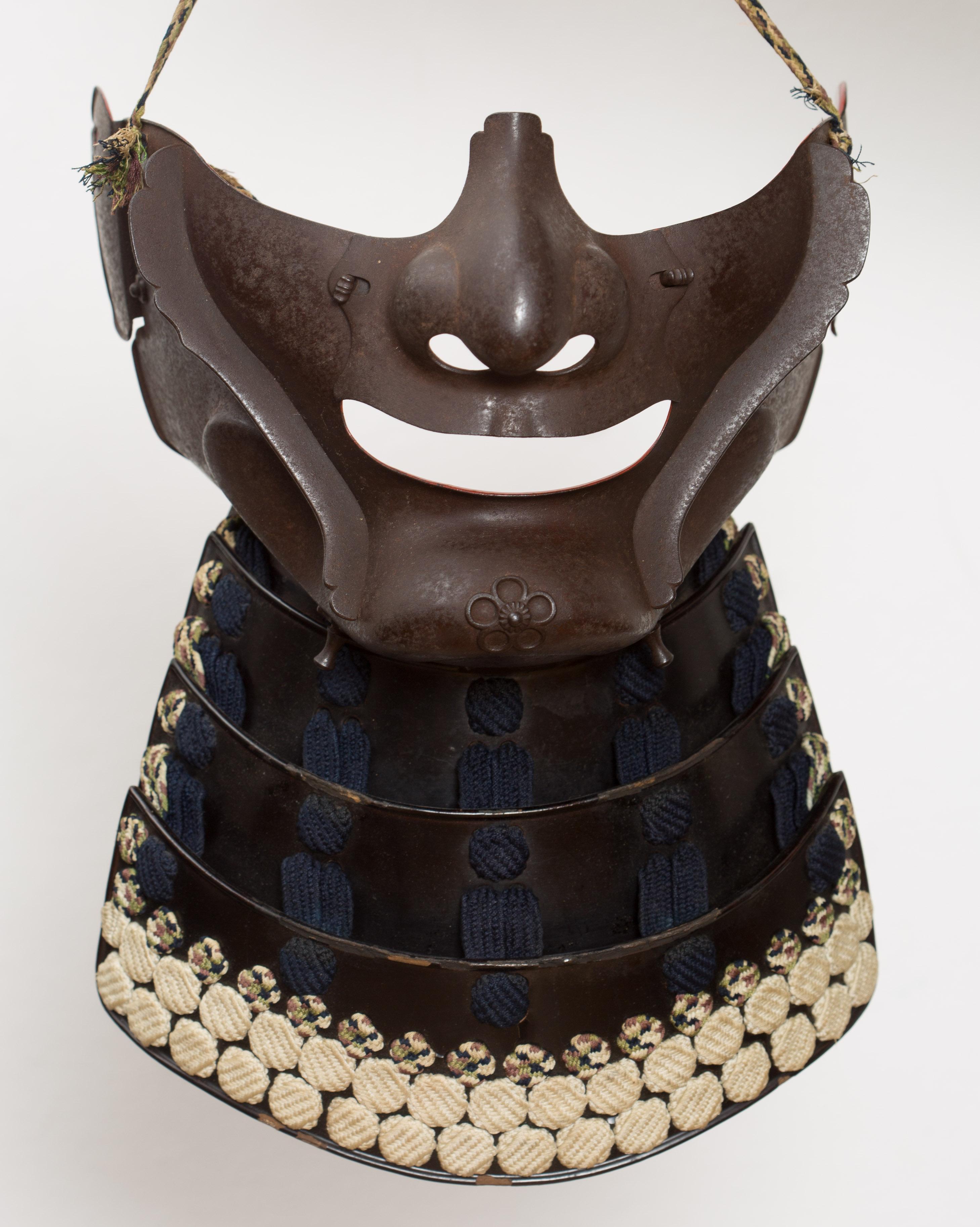 Japanischer Samurai-Helm (kabuto) und Maske:: signiert Muneharu:: 19 (Geprägt)