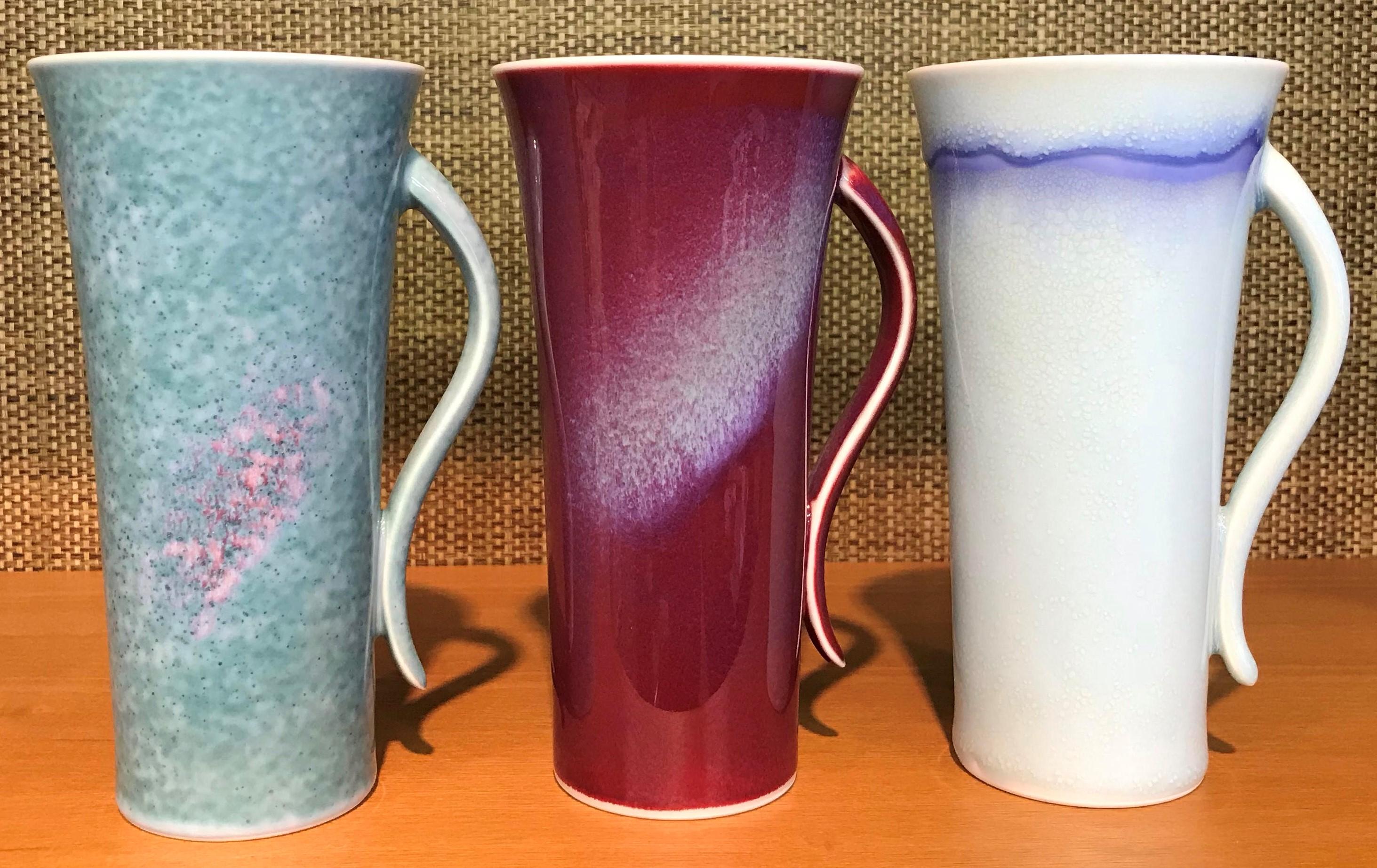 Set of Japanese Contemporary Hand-Glazed Porcelain Mug Cups by Master Artist In New Condition In Takarazuka, JP