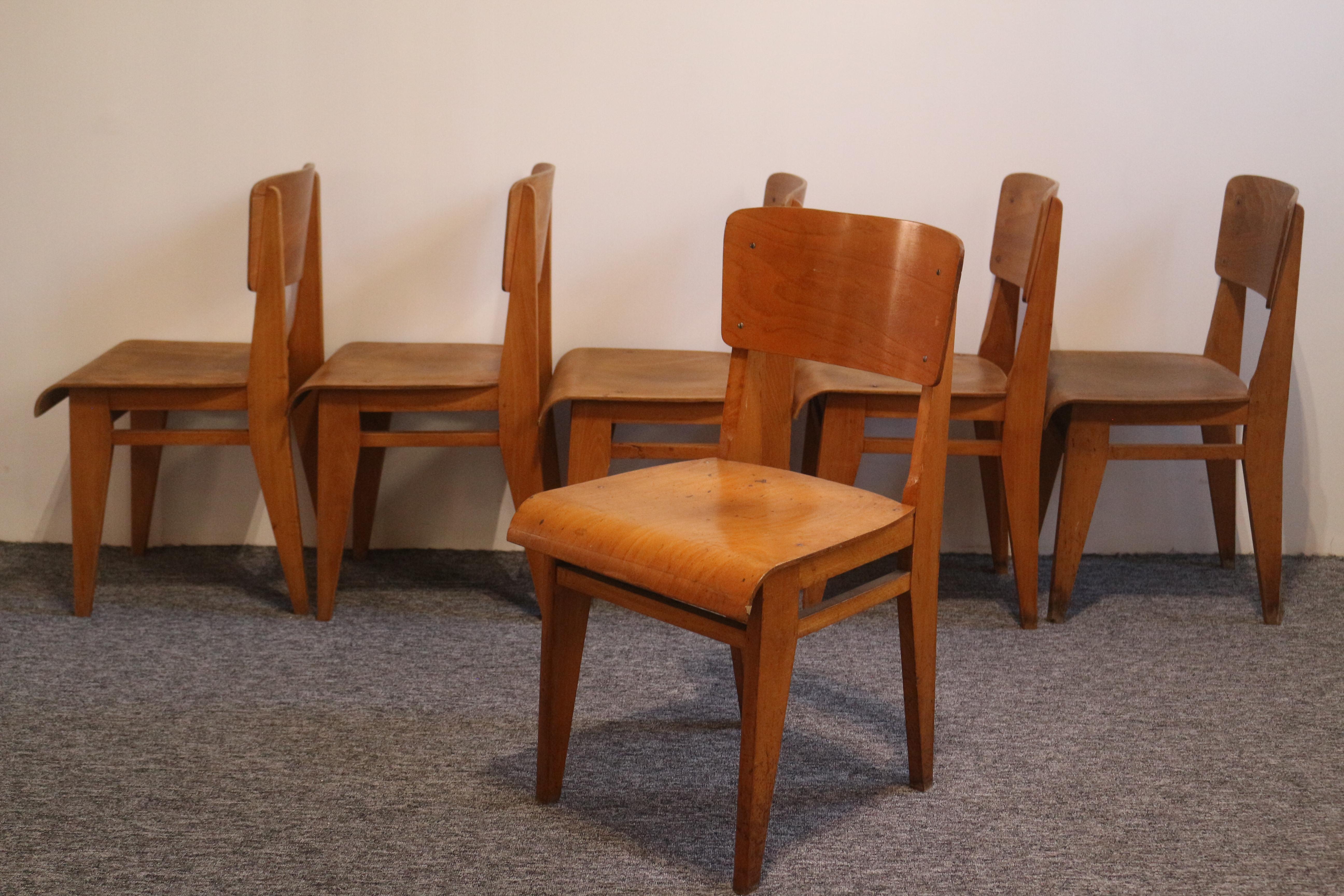 20ième siècle Ensemble de chaises standards en bois 