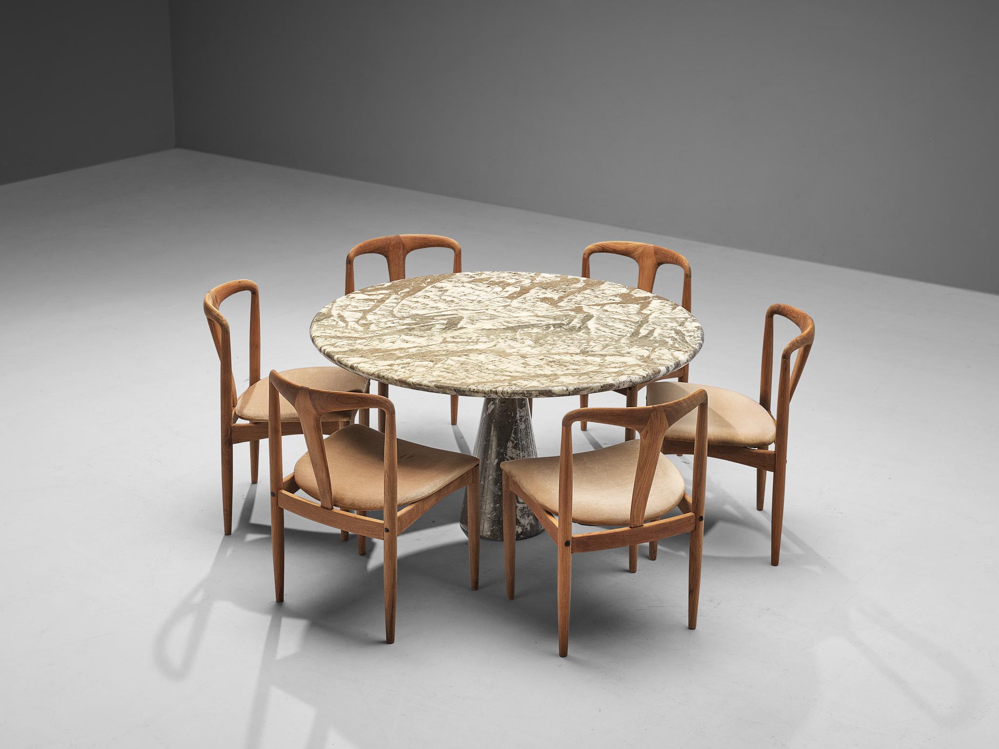 Set of Angelo Mangiarotti Dining Table in marble and Johannes Andersen six dining chairs 'Juliane' in oak. 

Angelo Mangiarotti for Skipper, table M1, marble, Italy, 1969.

This strikingly patterned brown to grey table has a cone shaped base and a