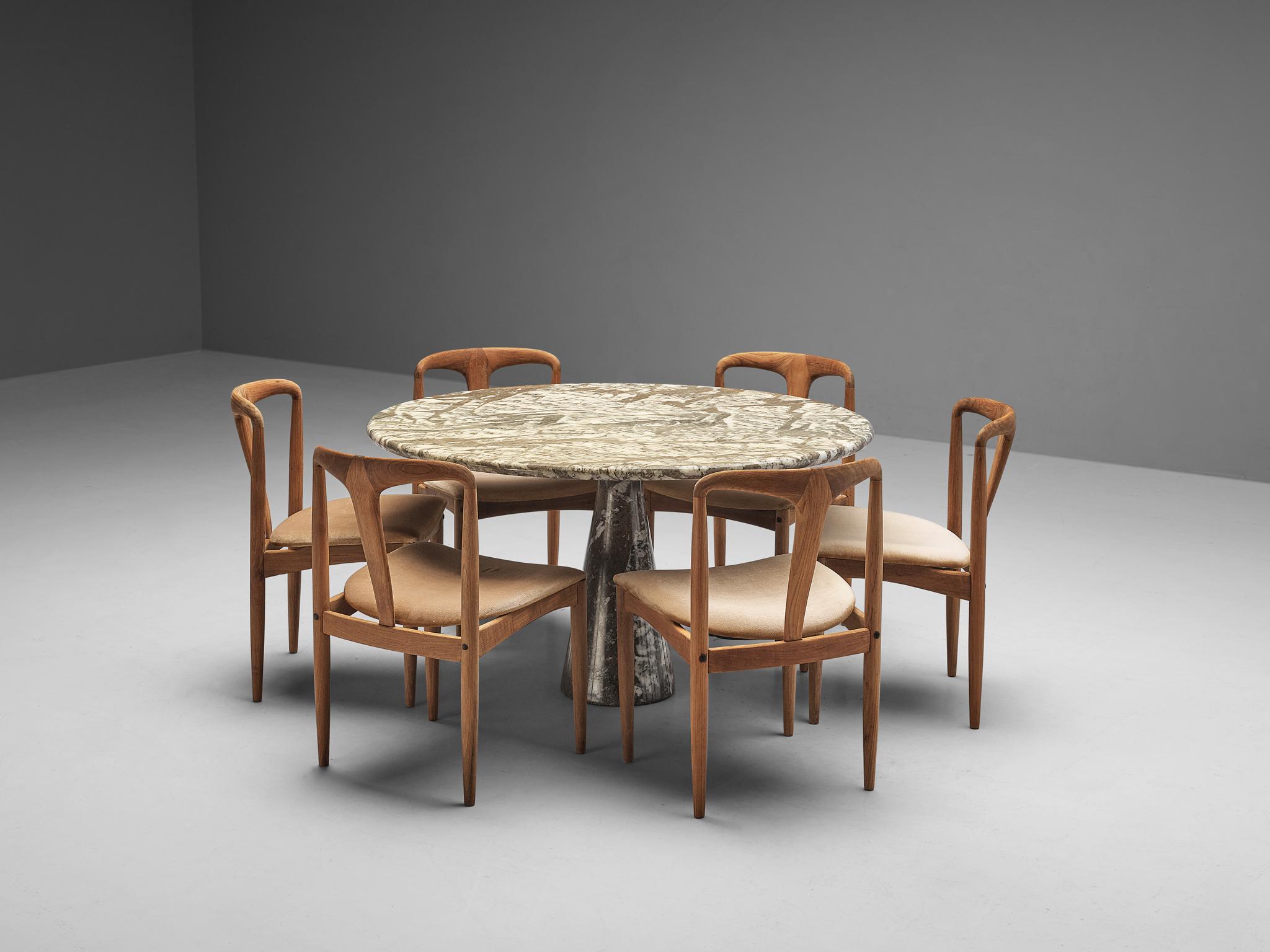 Set of Johannes Andersen 'Juliane' Dining Chairs and Mangiarotti Marble Table In Good Condition In Waalwijk, NL