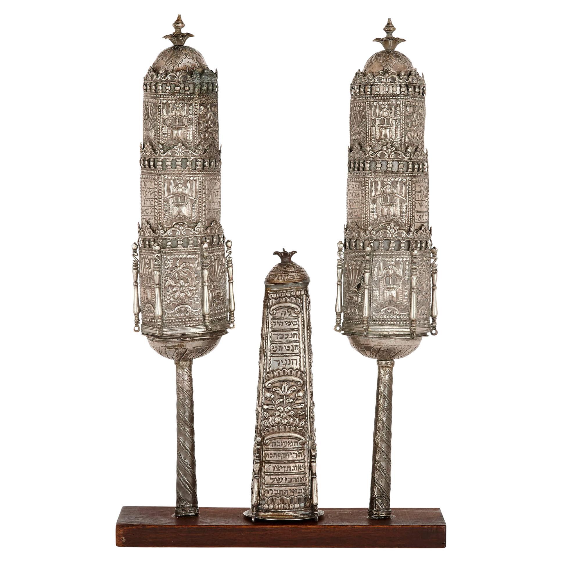 Ensemble de fleurons judaïques en argent Rimonim « Torah Finials »