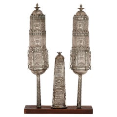 Ensemble de fleurons judaïques en argent Rimonim « Torah Finials »