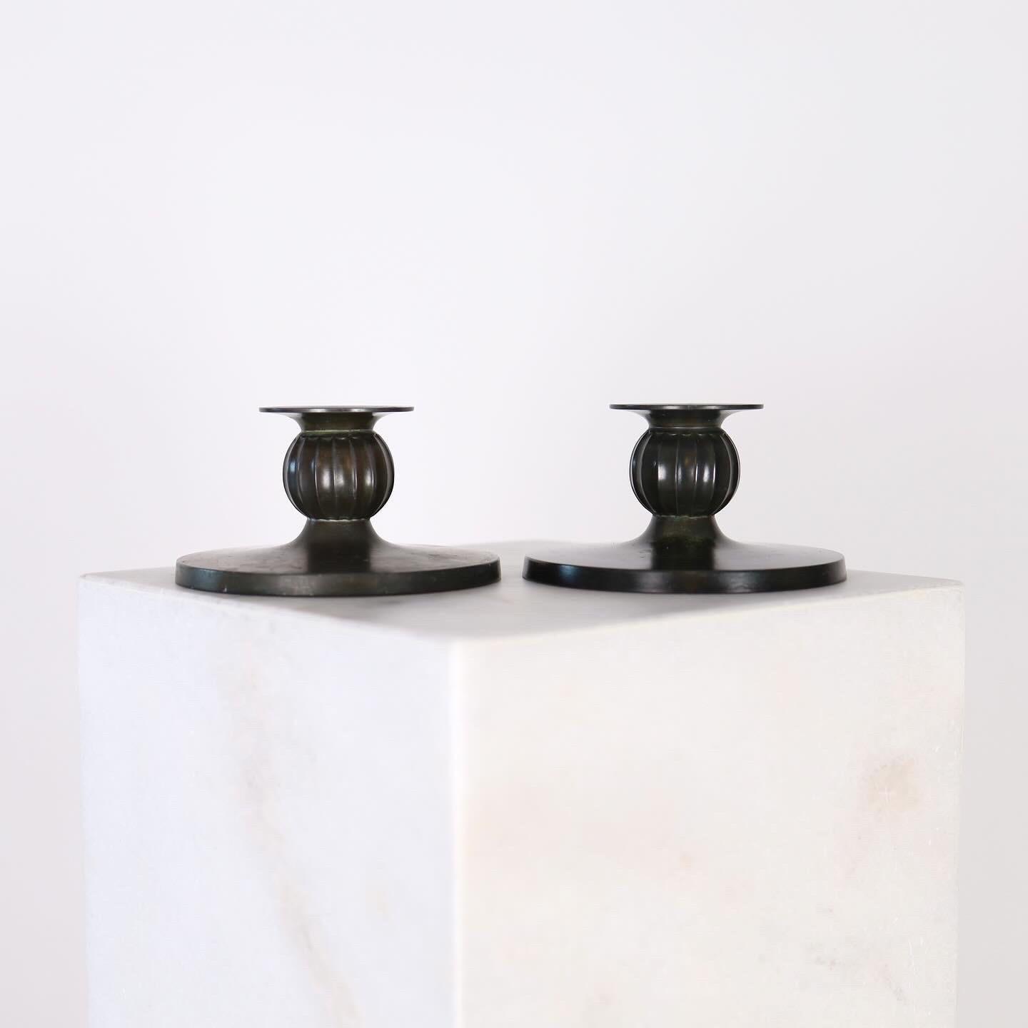 A fine set of candle holders designed by Just Andersen in 1933. A perfect detail to the modern interior.

* A pair of metal candlestick holders
* Designer: Just Andersen
* Manufacturer: Just Andersen
* Style: D1606
* Year: 1933
* Condition: Good