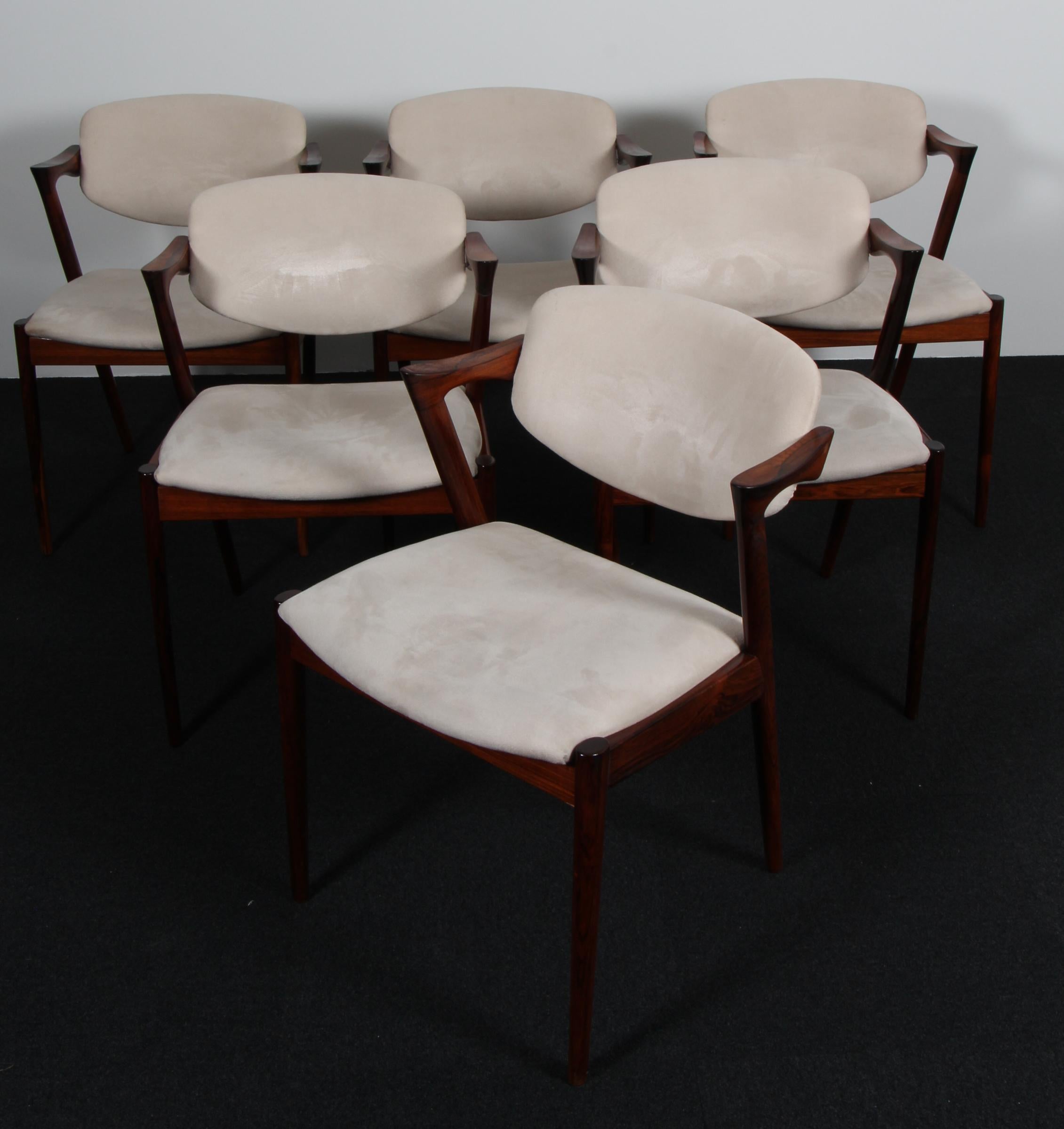 Scandinavian Modern Set of Kai Kristiansen Model 42 Dining Chairs, Rosewood, alcantara, 1960s For Sale