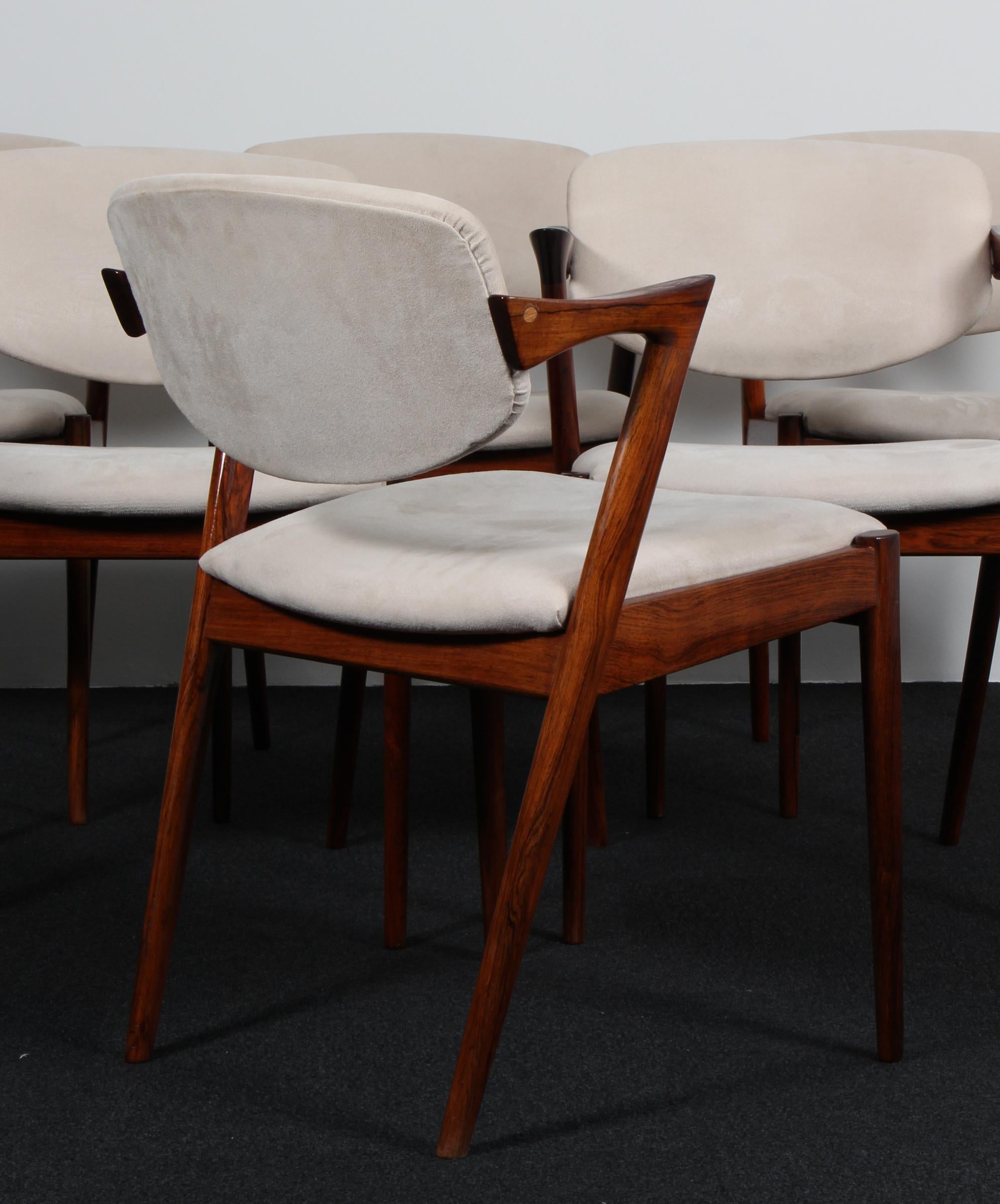 Set of Kai Kristiansen Model 42 Dining Chairs, Rosewood, alcantara, 1960s For Sale 1