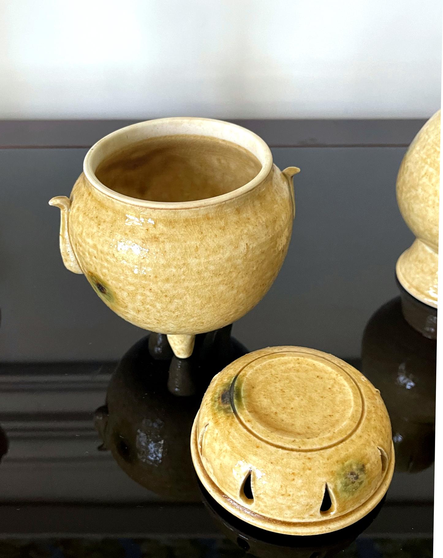 Set of Ki-Seto Ceramic Altar Pieces from Korean Empire Period For Sale 3