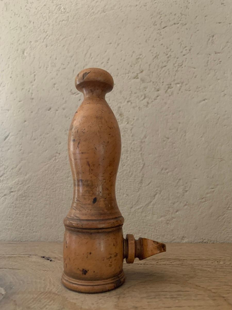 Hand-Crafted Set of Kitchen Treen with 2 Hourglasses, One Candlestick Holder and Pepper Mill For Sale