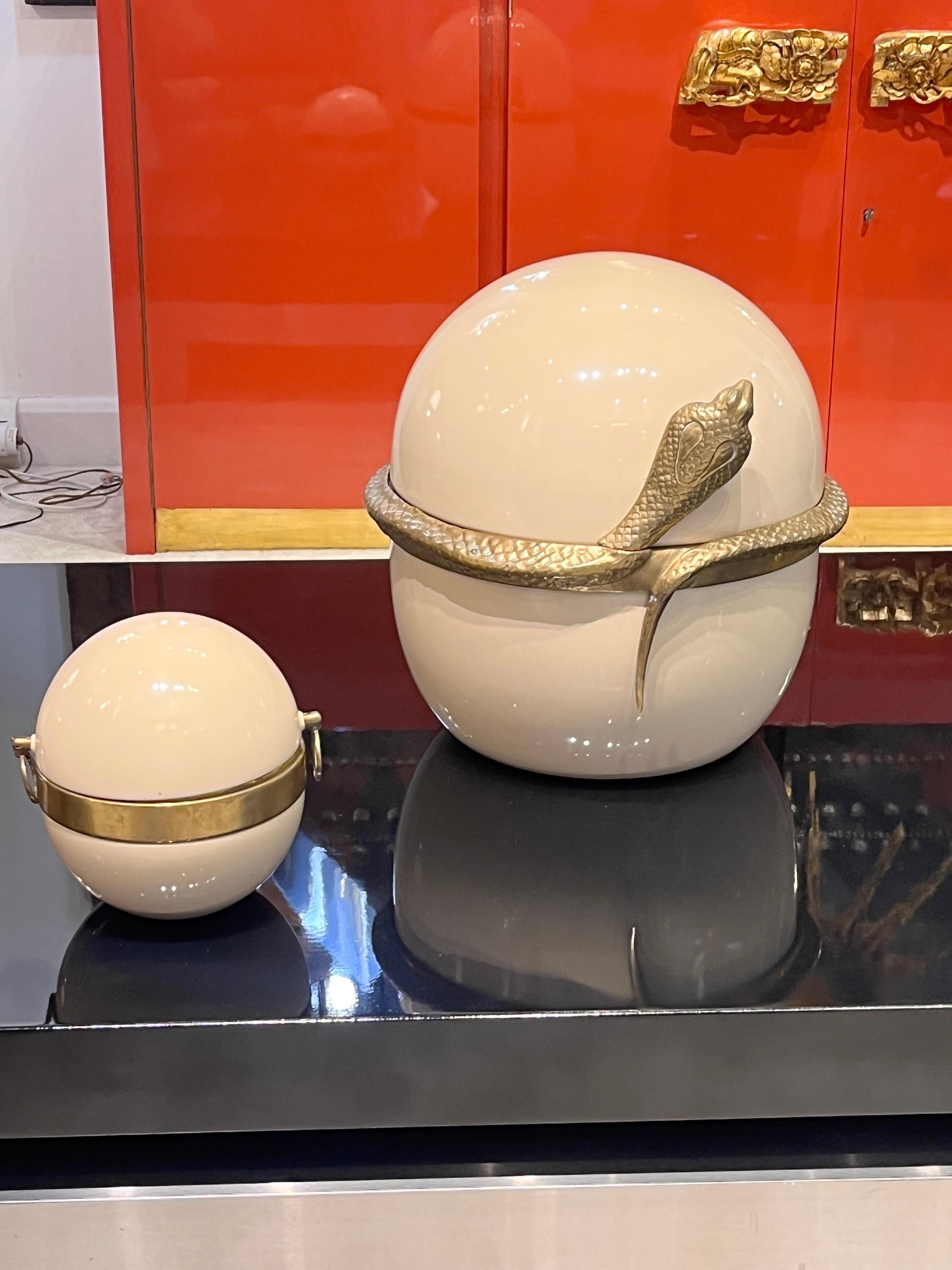 Set of Lacquered Metal and Bronze Punch Bowl and Shot Glass Box, Italy, 1970 For Sale 4