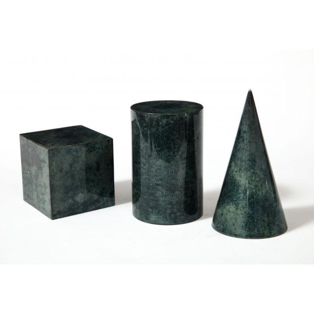 Set of Lacquered Vellum Drawing Forms/Desk Accessories, Italy, 20th C.

Elegant vintage drawing forms/desk accessories. The vellum that covers them encompasses many shades of forest green.

Additional Information:
Materials: Lacquered Vellum
Origin: