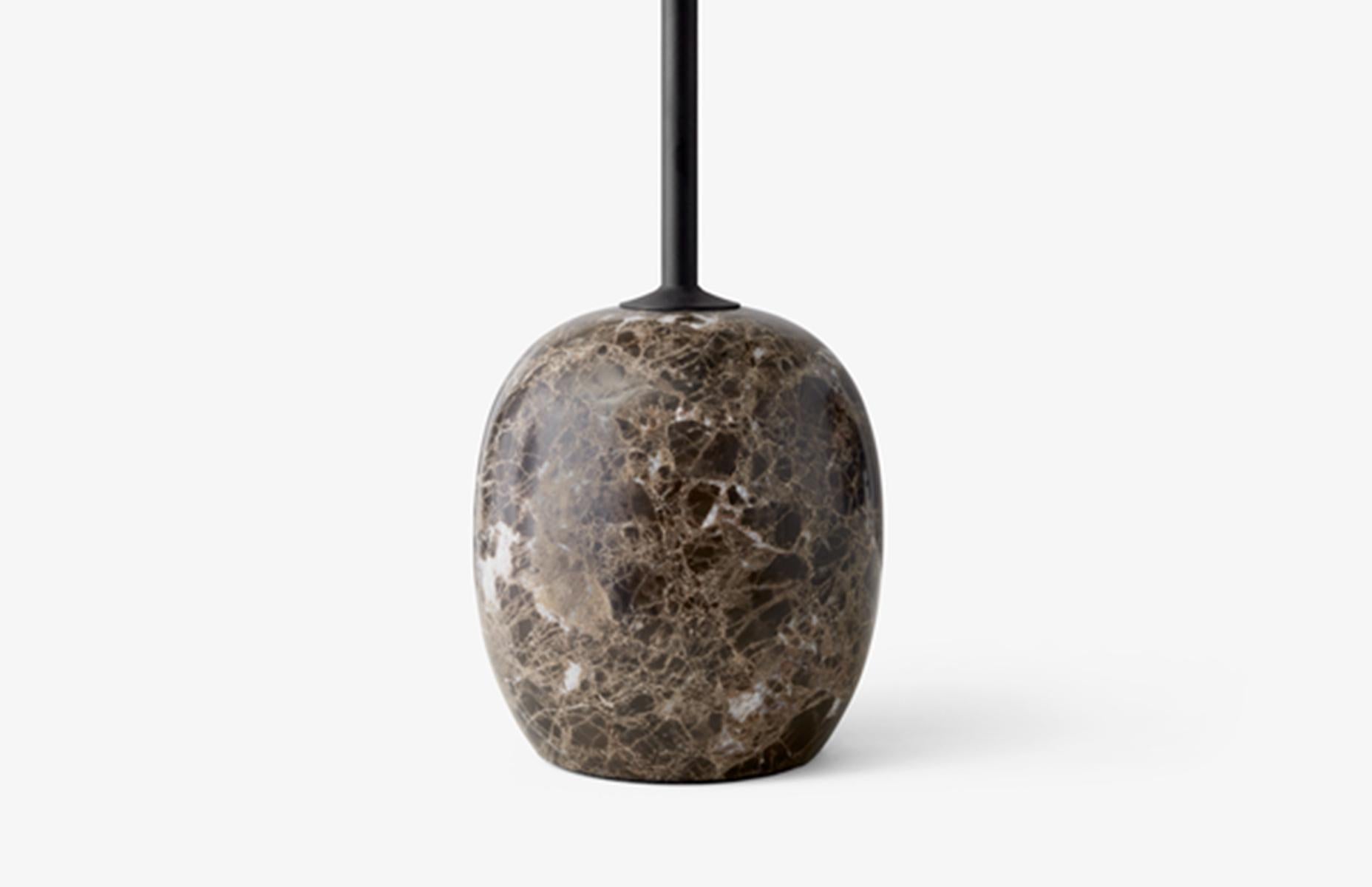 Marmo Set di tavolini in noce laccato e marmo di Luca Nichetto per &Tradition in vendita