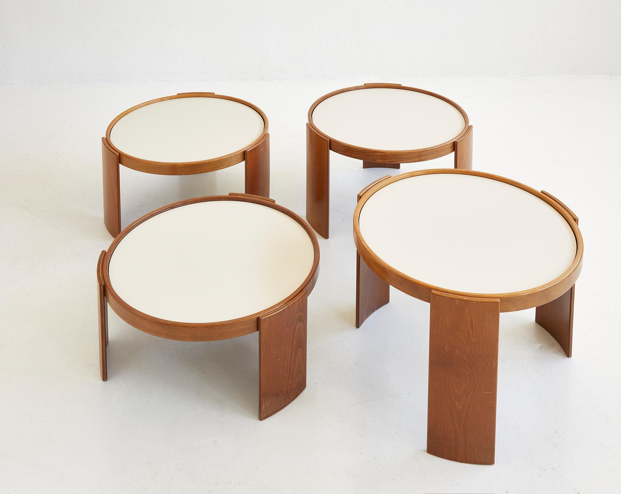 Mid-Century Modern Ensemble de grandes tables basses modèle 783 de Gianfranco Frattini , Ed. Cassina 1966 en vente