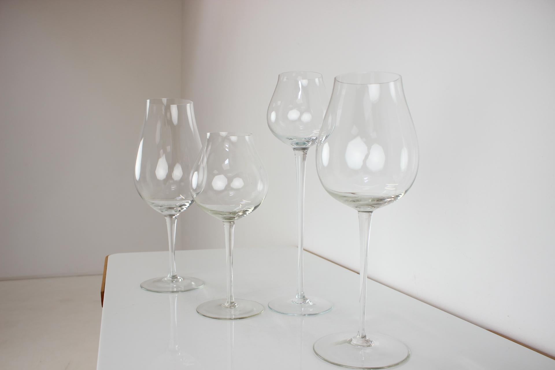 Set of Large Glass Goblets 1960s, Czechoslovakia In Good Condition For Sale In Praha, CZ