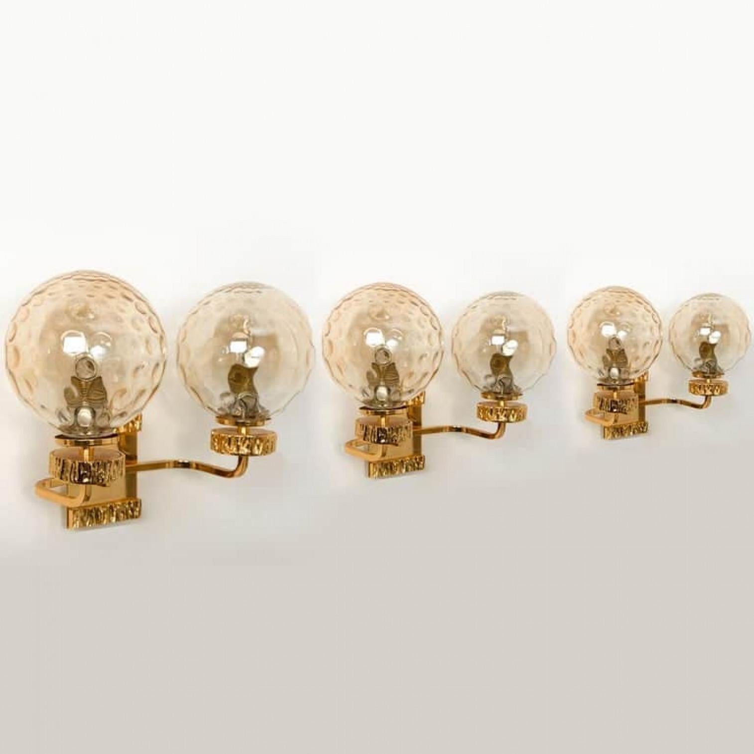 Set di grandi lampade da parete in vetro placcato oro nello stile di Brotto in vendita 1