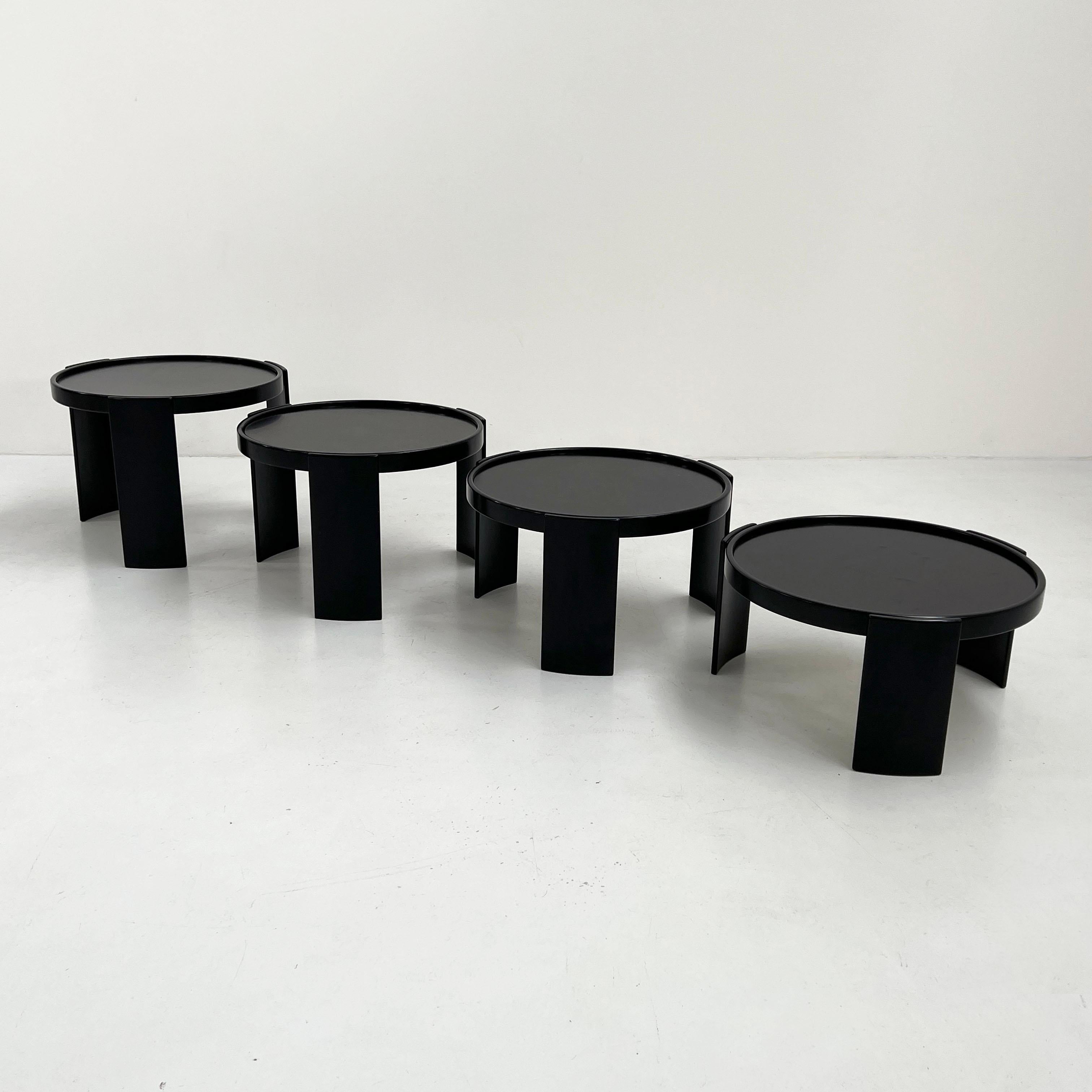Mid-20th Century Set of Large Reversible Nesting Tables by Gianfranco Frattini for Cassina, 1960s For Sale