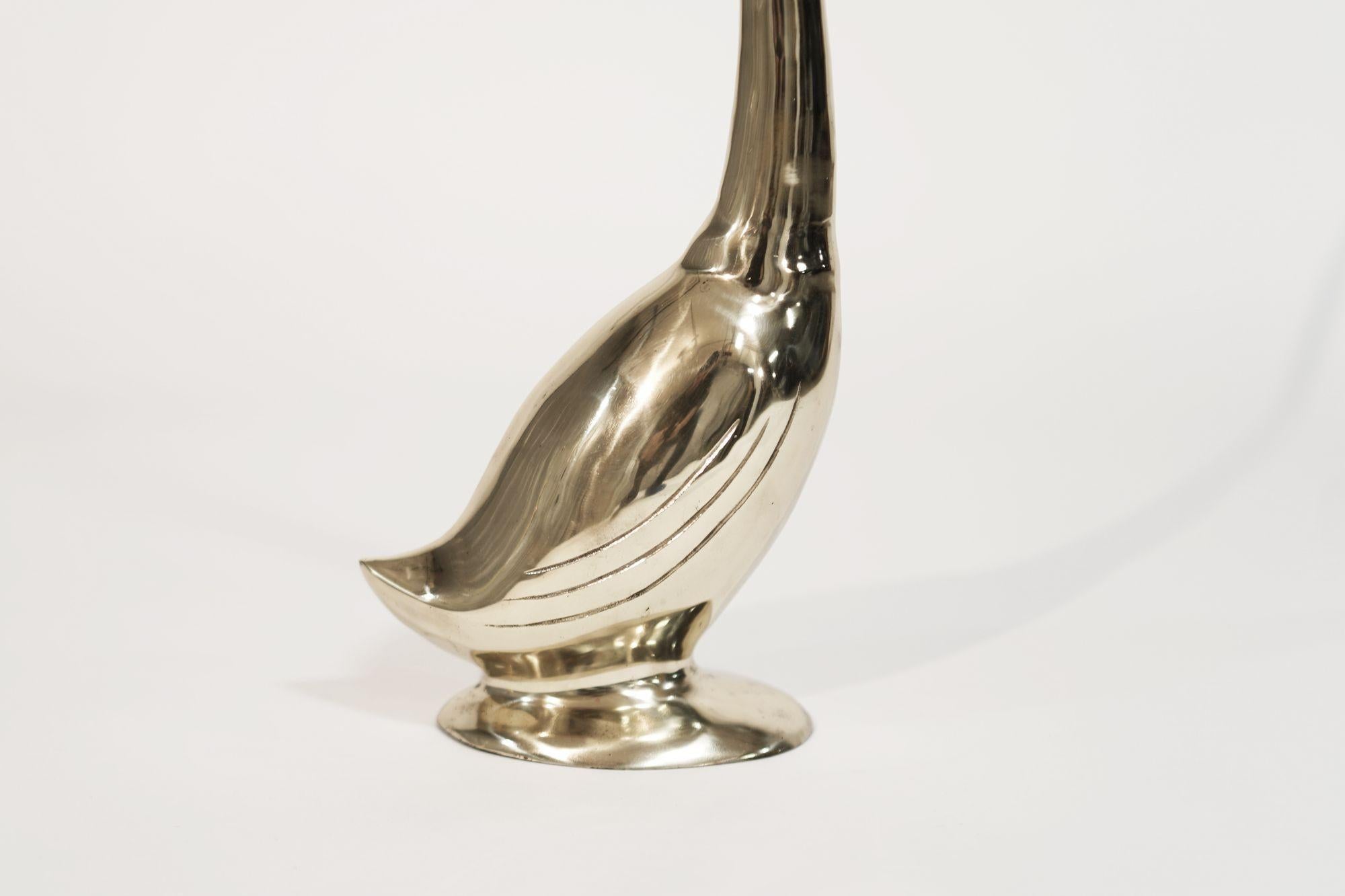 Set di sculture di cigno in ottone vintage di grandi dimensioni, C.C. anni '50 in vendita 2