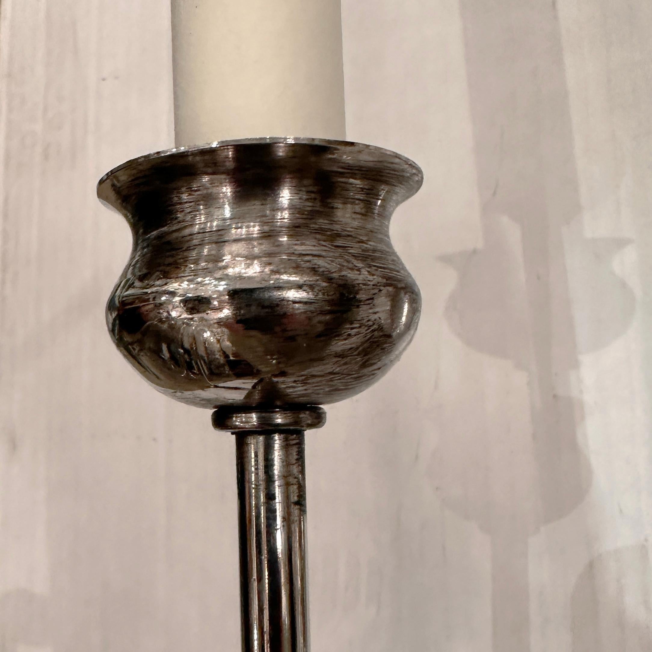 Francese Set di grandi lampade placcate in argento, vendute a coppie in vendita