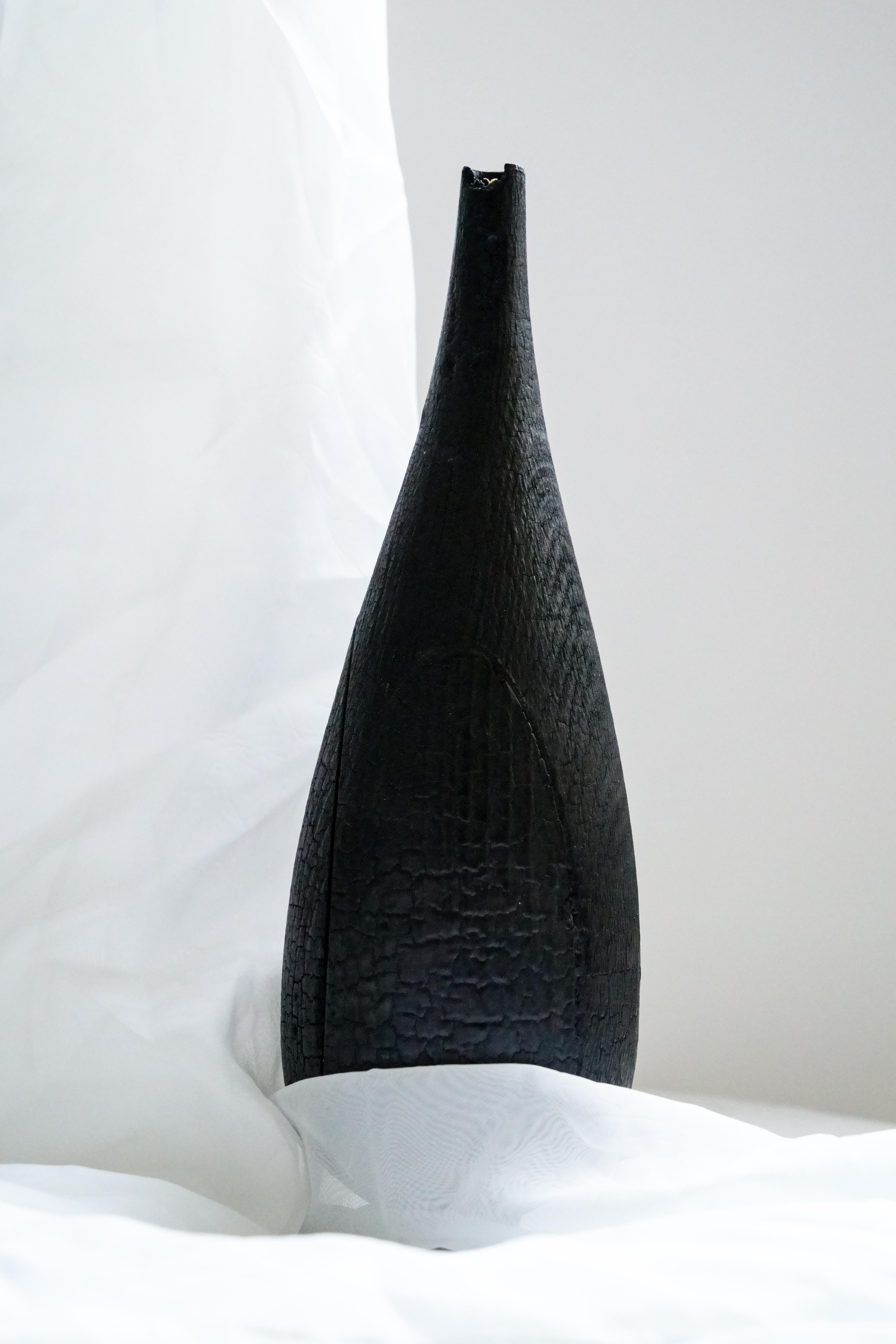 Contemporary Set of Large White Burnt Vase and Large Burnt Vase by Daniel Elkayam For Sale