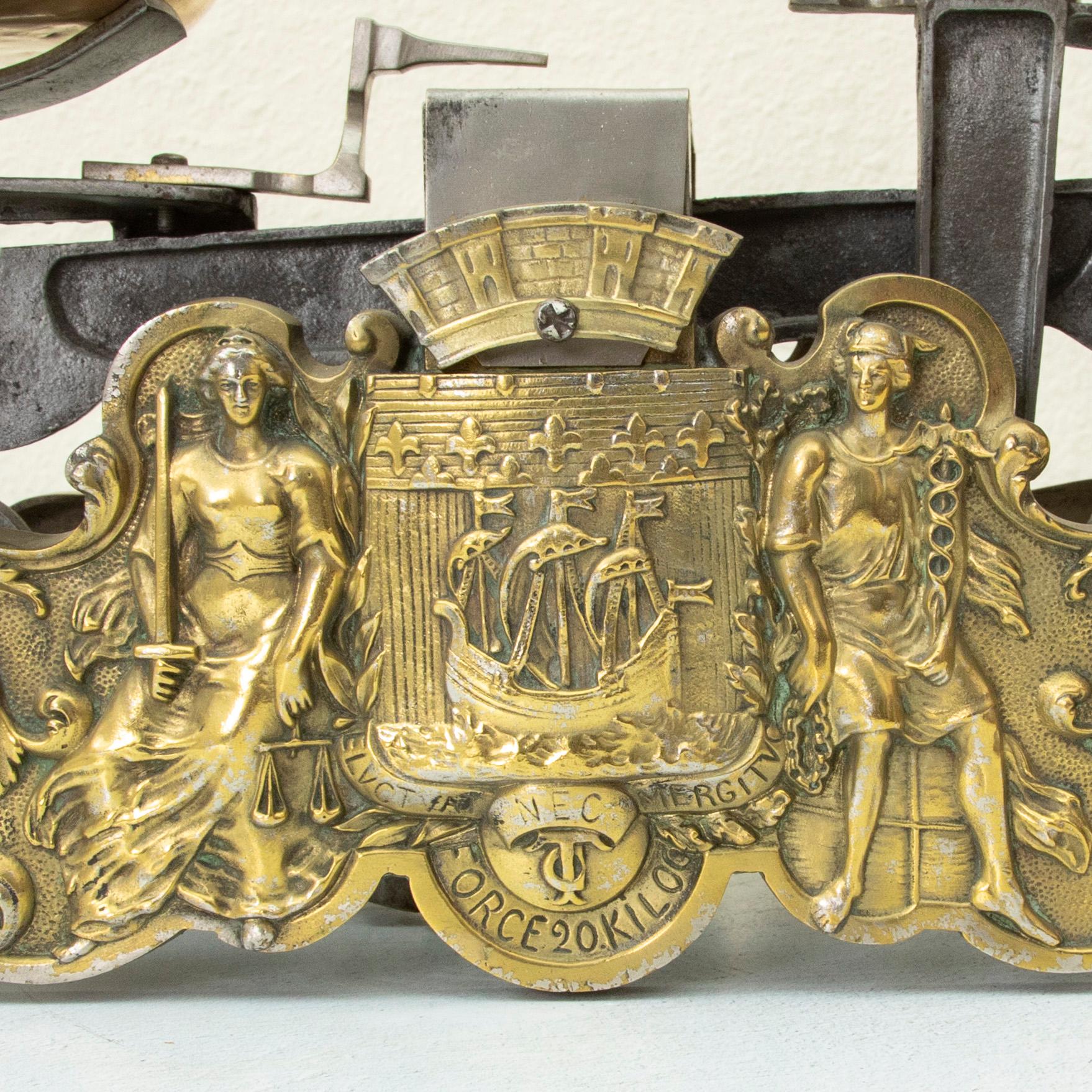 Ensemble d'écailles de boucherie françaises de la fin du 19e siècle en bronze et fer à double face en vente 4
