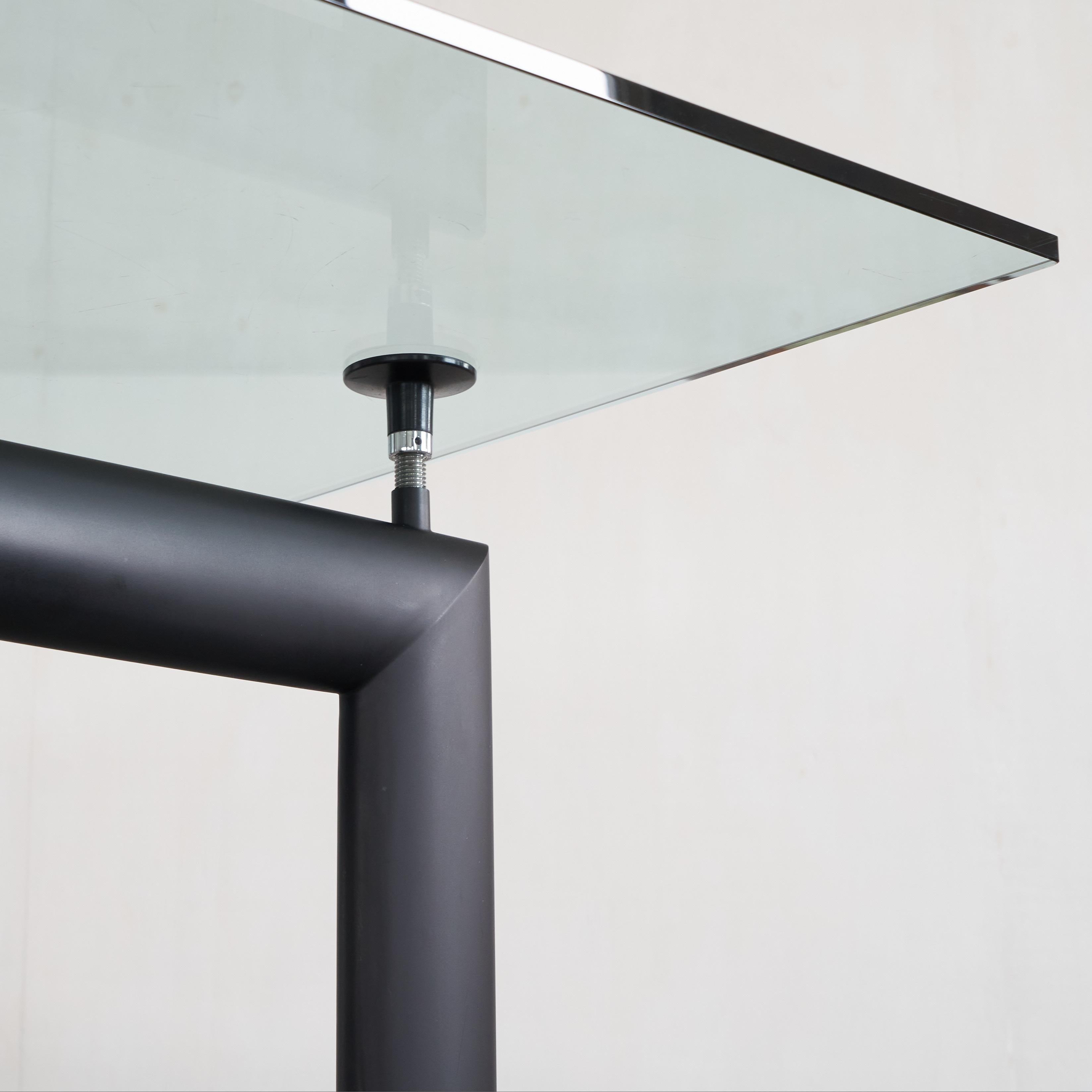 Satz von Le Corbusier LC6 Tisch & 4 Matteo Grassi Stühlen aus schwarzem Leder 1990er Jahre im Angebot 10