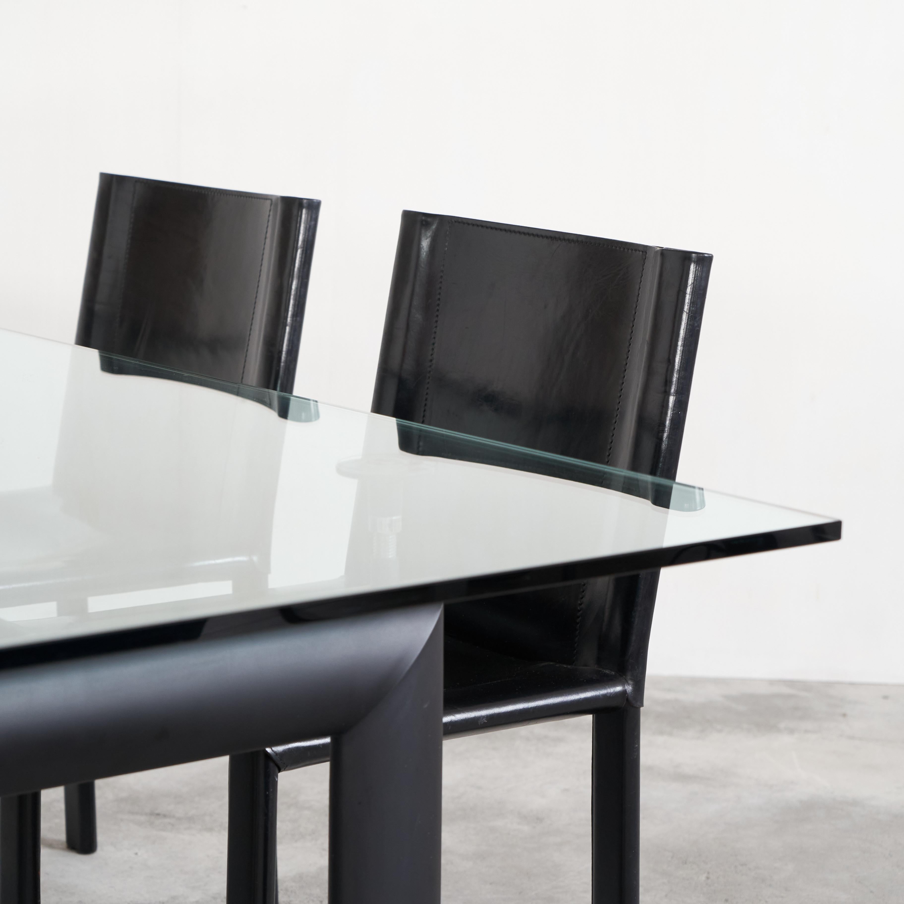 Italian Set of Le Corbusier LC6 Table & 4 Matteo Grassi Chairs in Black Leather 1990s For Sale