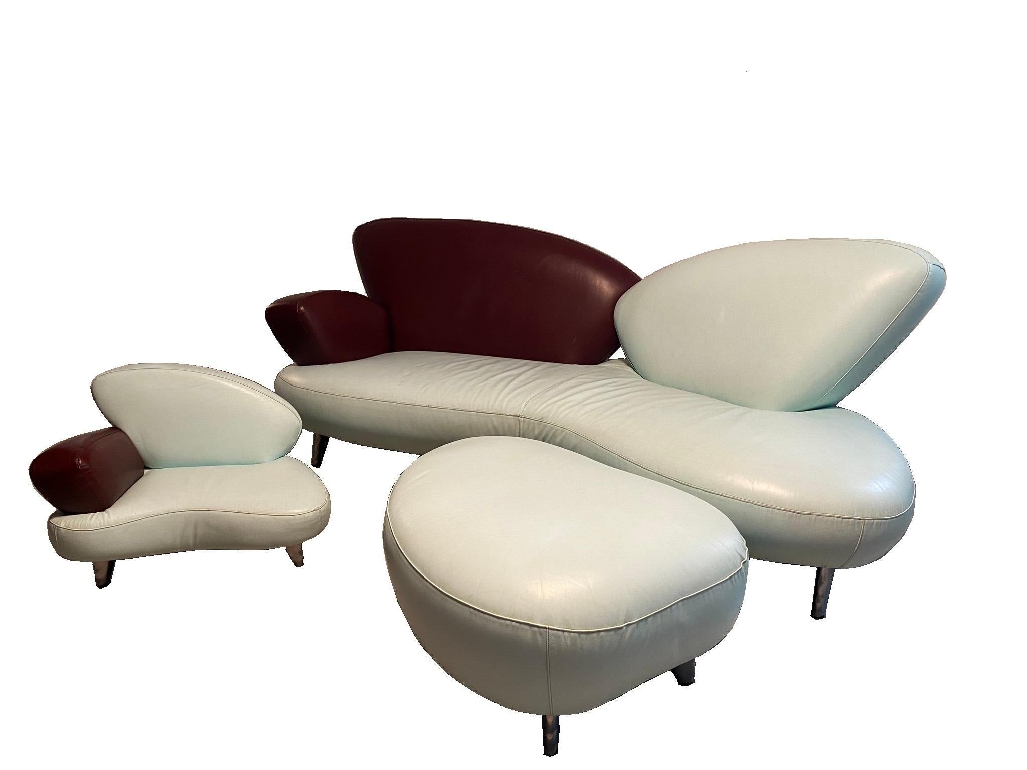 Set of three pîeces in leather Italian manifacture Poltromet 
1 Big Sofa cm 230-cm 105-height cm 85
1 Pouf cm 90-cm 65
1 Small or miniature Sofa cm 70-cm65 
Poltromet was an important Itàlîan manufacture from the seventies to the eîghties , to