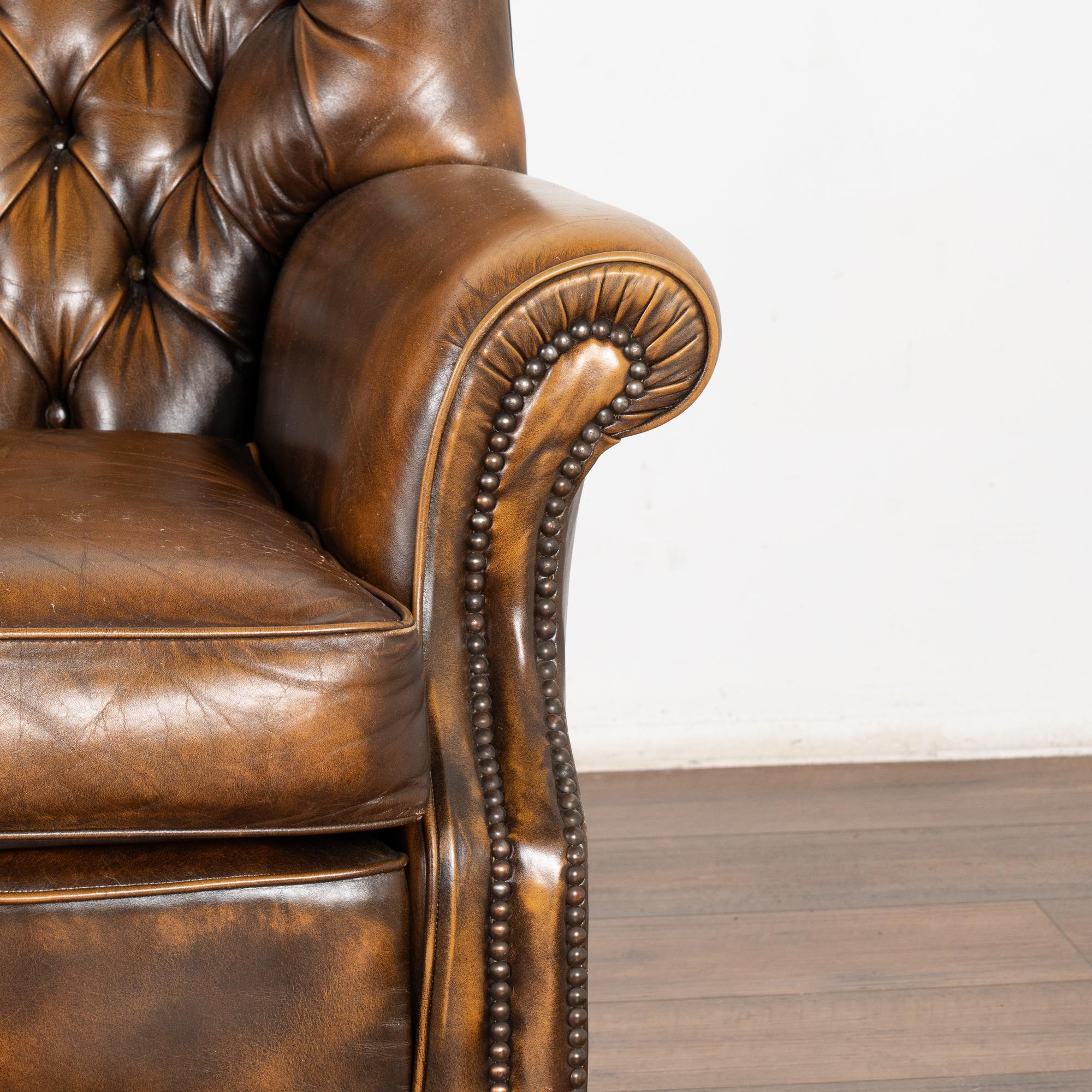 Set of Leather Chesterfield 3 Seat Sofa & Two Club Armchairs, Denmark circa 1980 2
