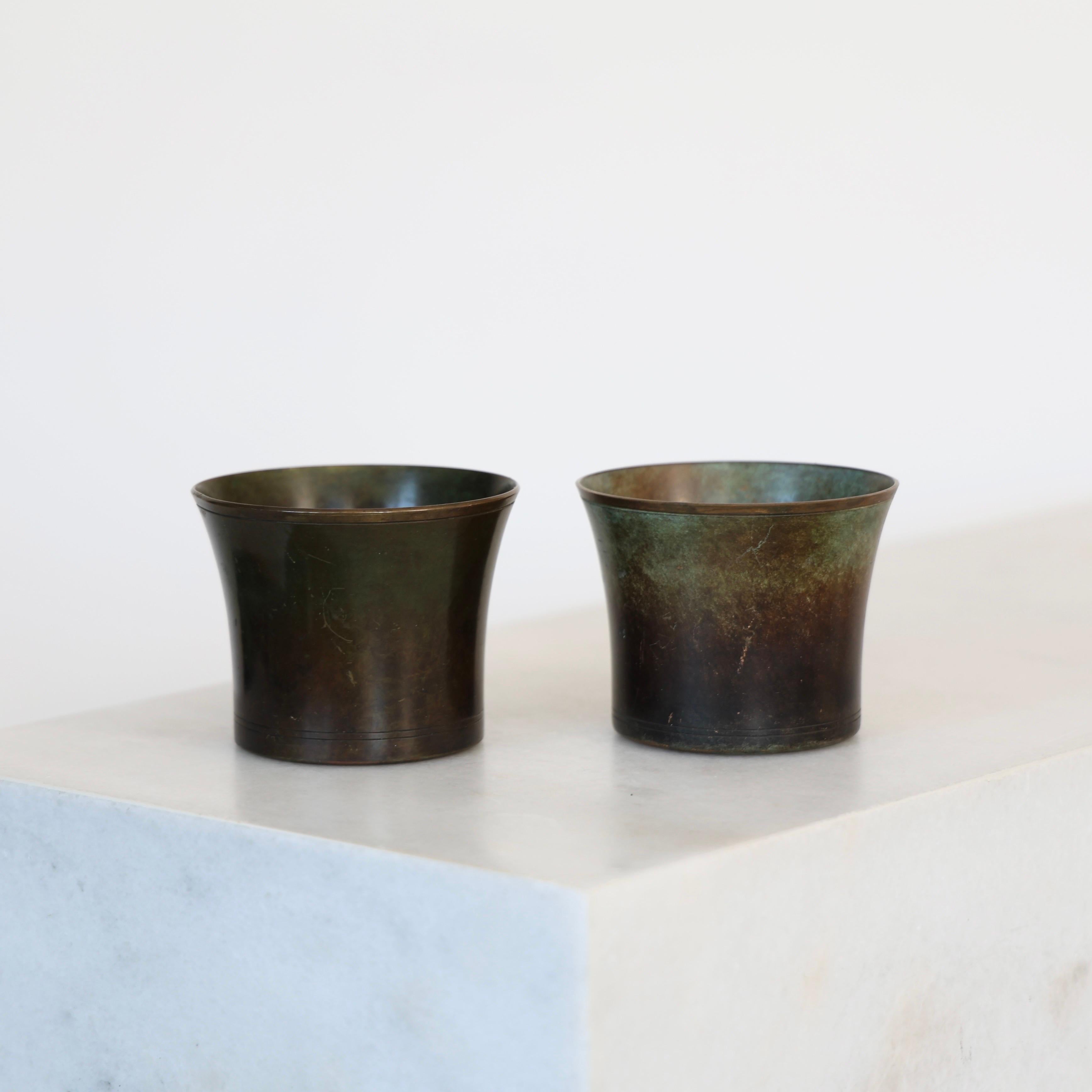 Set di tazze in bronzo chiaro di Just Andersen, anni '20, Danimarca in vendita 4