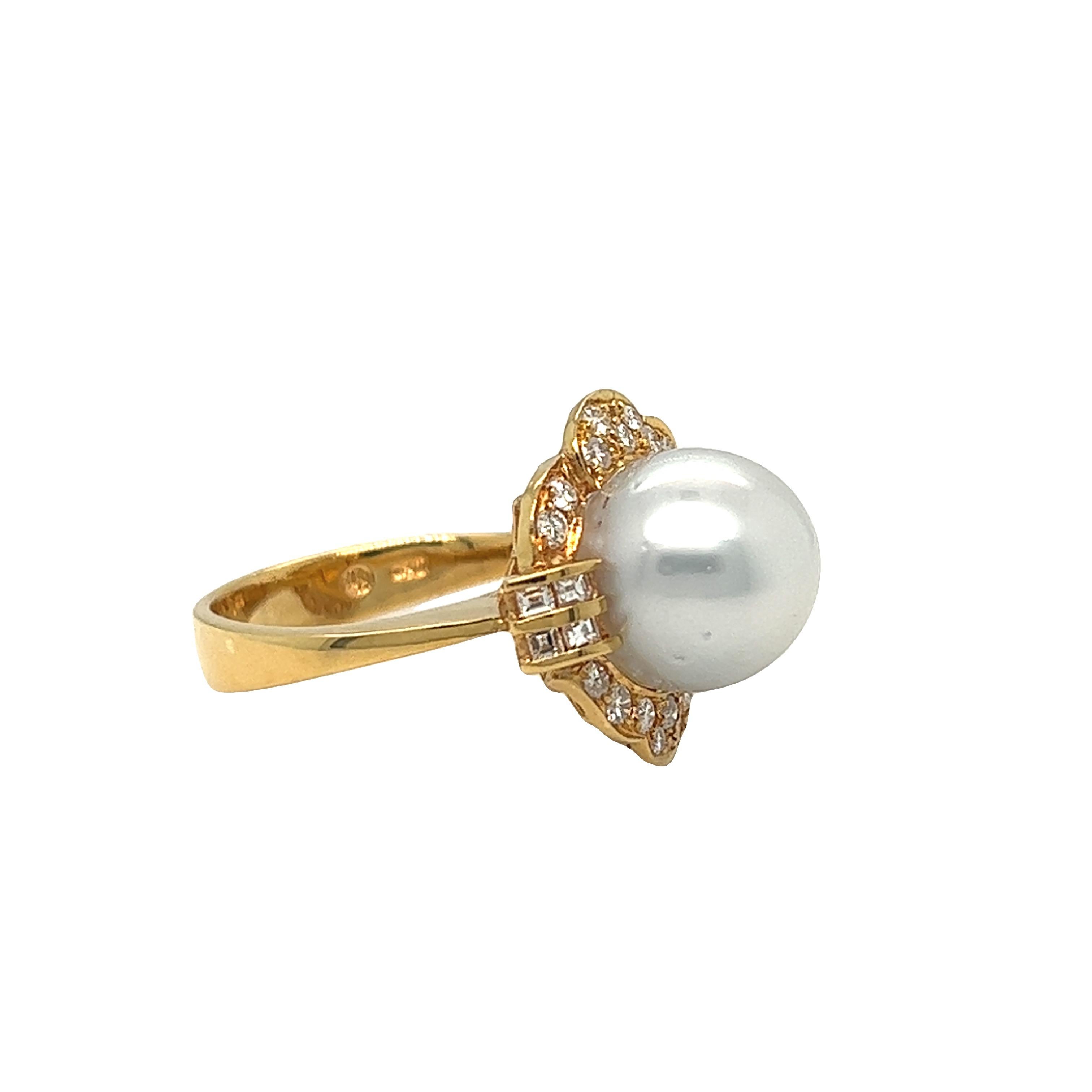 Ensemble de bague et collier en perles gris clair et diamants en vente 7