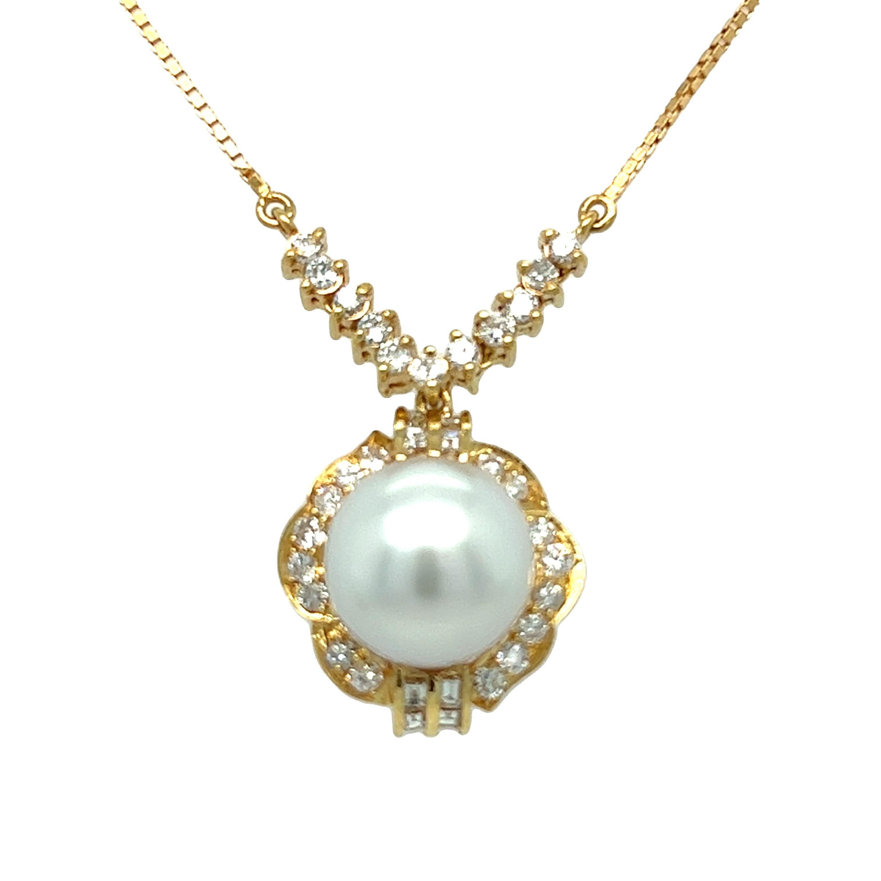 A gorgeous set of pearl and diamond ring and necklace. Both pieces are in excellent condition.

The ring features a grey round pearl with beautiful luster. Near colorless diamond weighing approximately 0.52 carat beautifully frame around the 10.1 mm