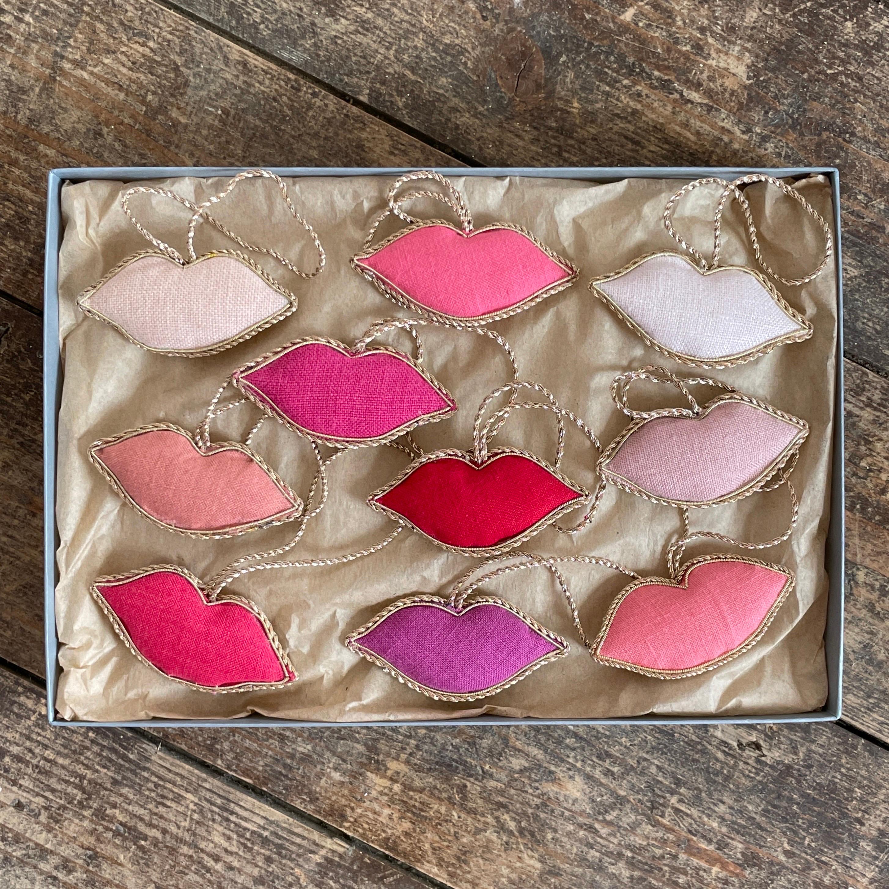 Hand-Crafted Set of 10 Limited Edition Artisan Irish Linen Lips Ornament Pink Red Valentine For Sale