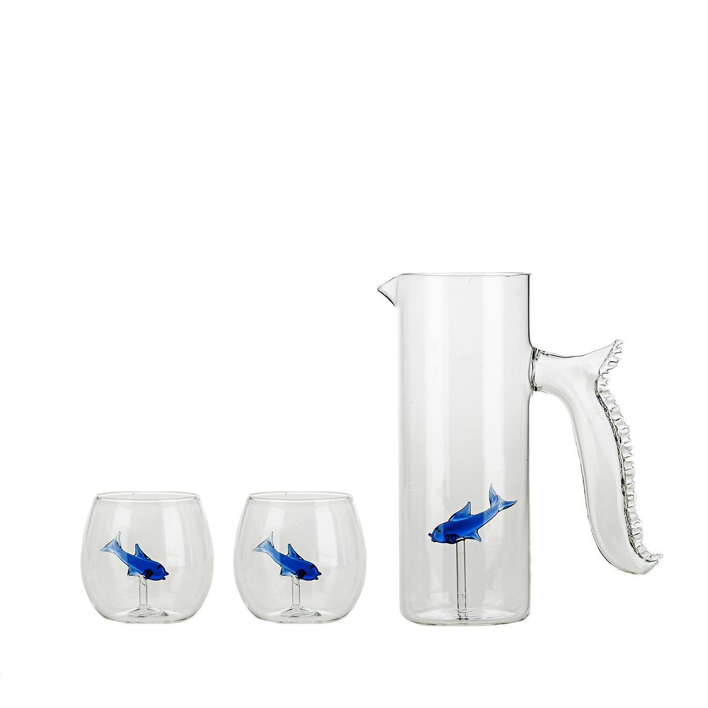 Set of Little Blue Fish Pitcher and Four Rounded Little Blue Fish Glasses In New Condition For Sale In Milan, IT