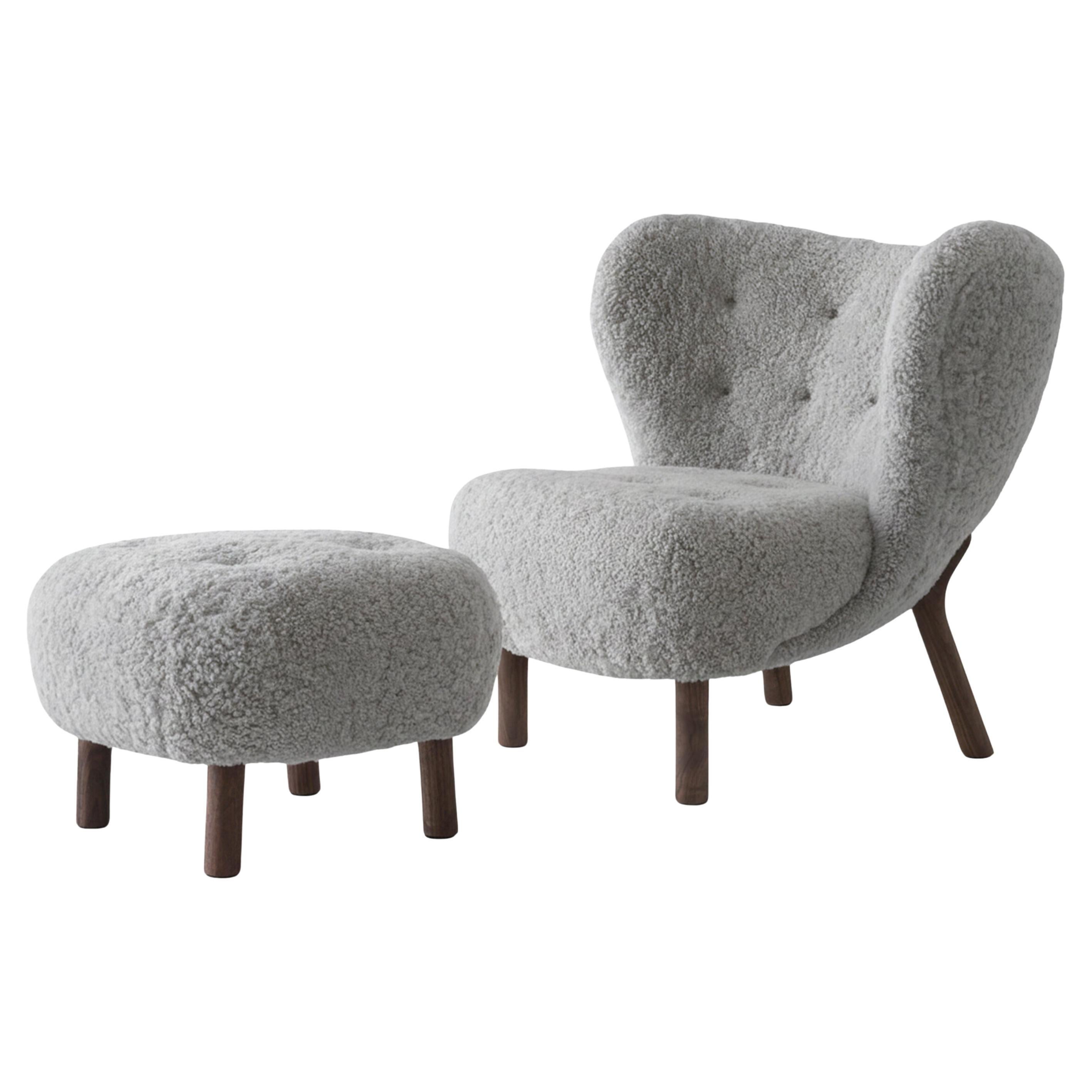 Set of Little Petra Lounge Chair 
Pouf in Sheepskin Scandinavian Grey22/Walnut