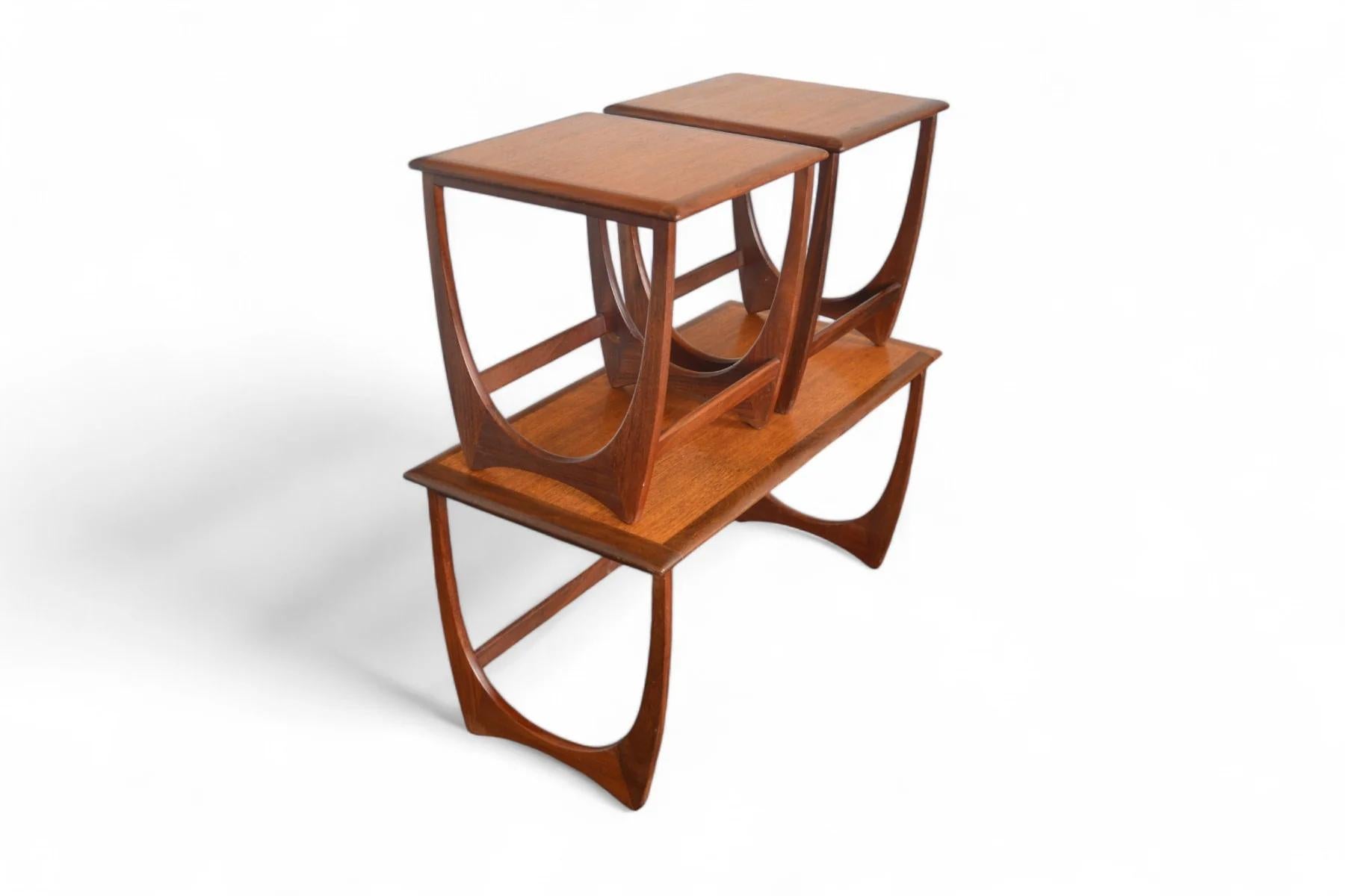 20ième siècle Ensemble de longues tables gigognes Astro n°1 en vente
