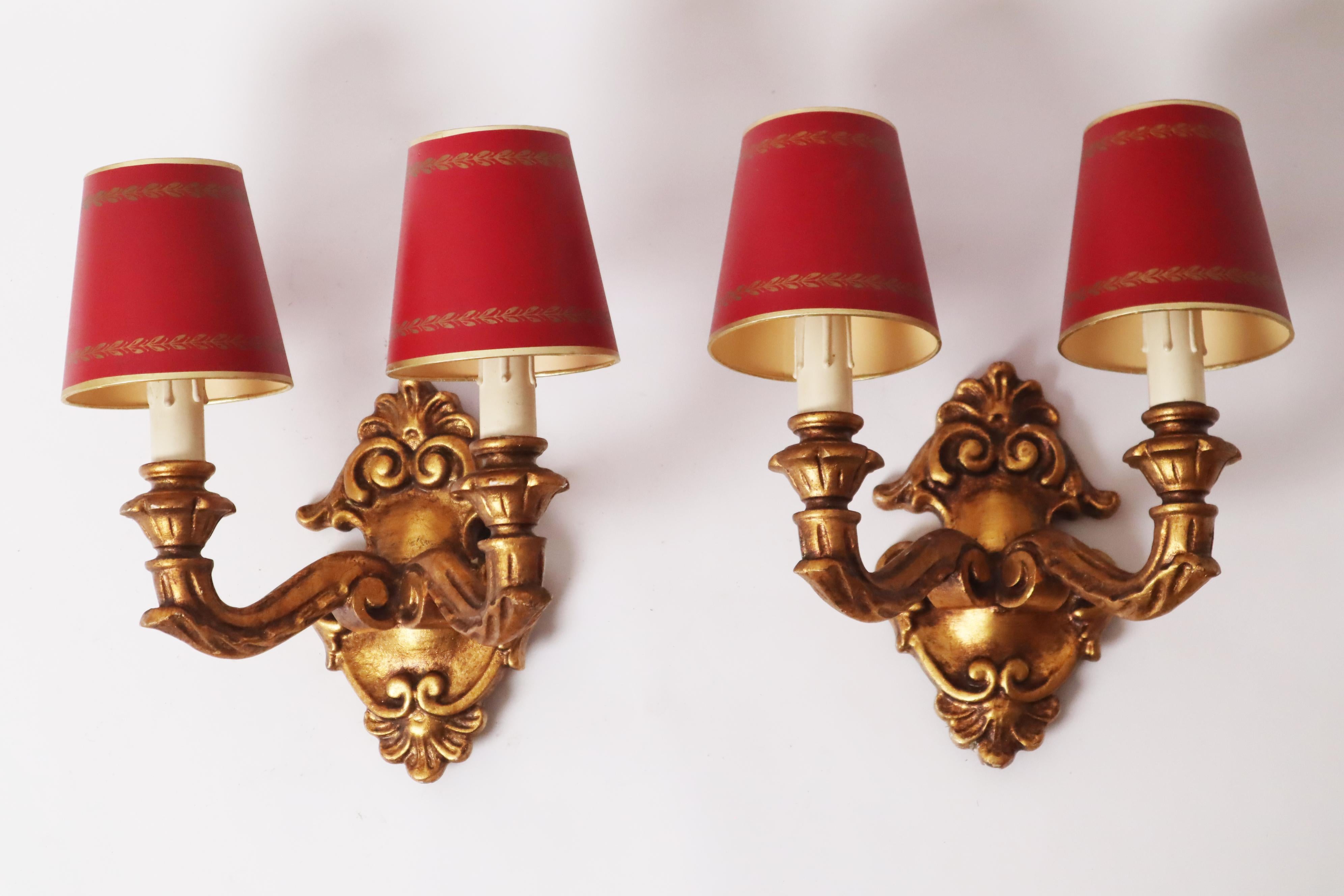 Conjunto de apliques Luis XVI de madera de tilo dorada siglo XVIII y antes en venta