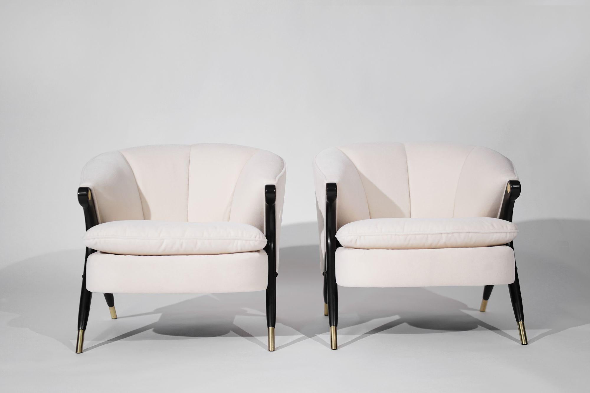Mid-Century Modern Set of Lounge Chairs by Karpen of California in Mohair, C. 1950s