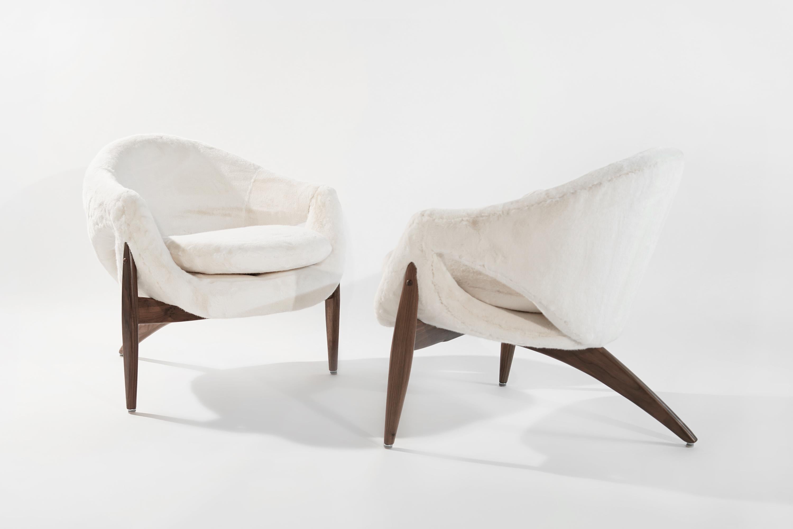 Set of Lounge Chairs by Luigi Tiengo for Cimon, Montréal, 1963 In Excellent Condition In Westport, CT