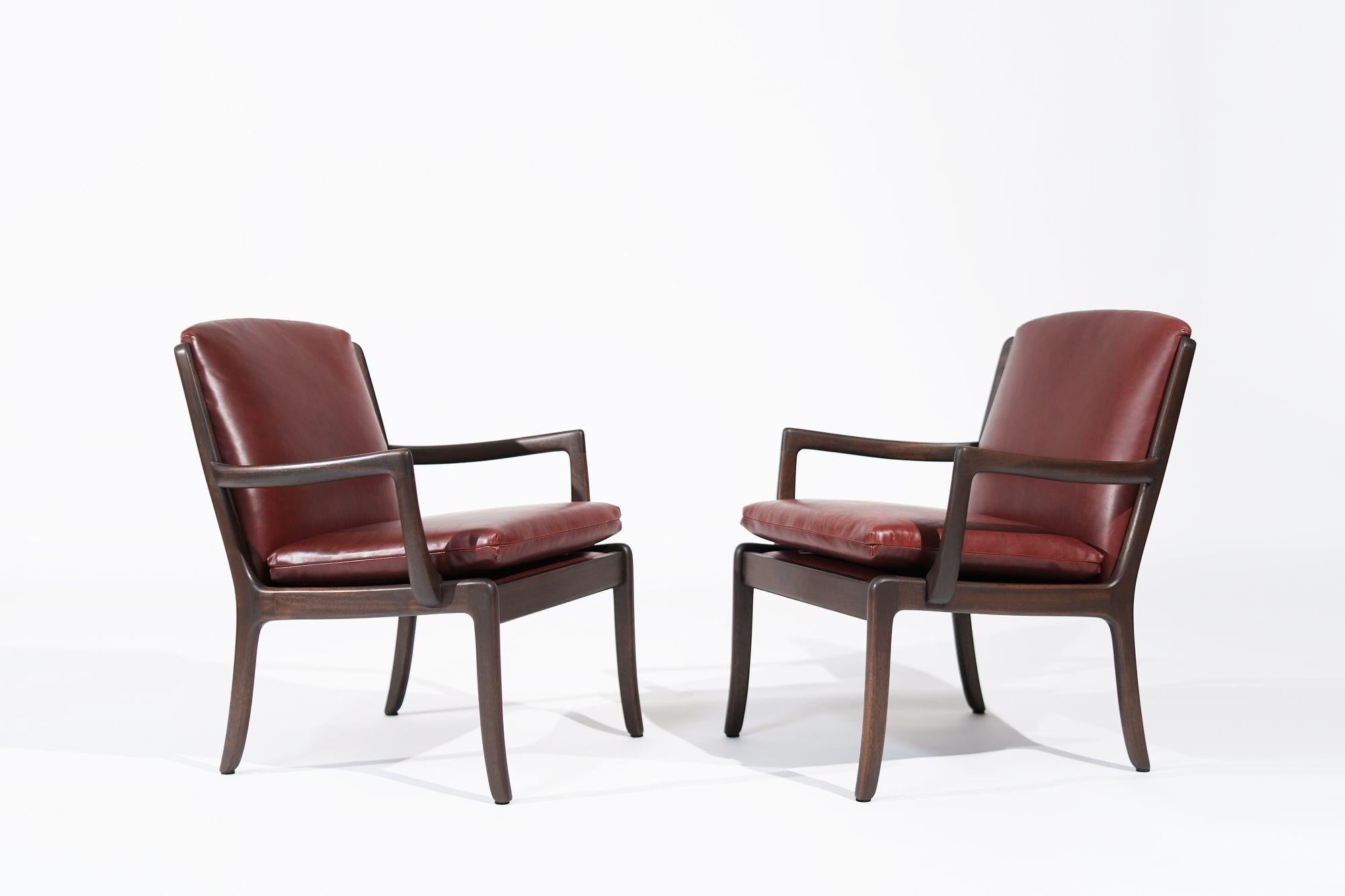 Scandinavian Modern Set of Lounge Chairs by Ole Wanscher in Sangria Leather, Denmark, C. 1960s For Sale