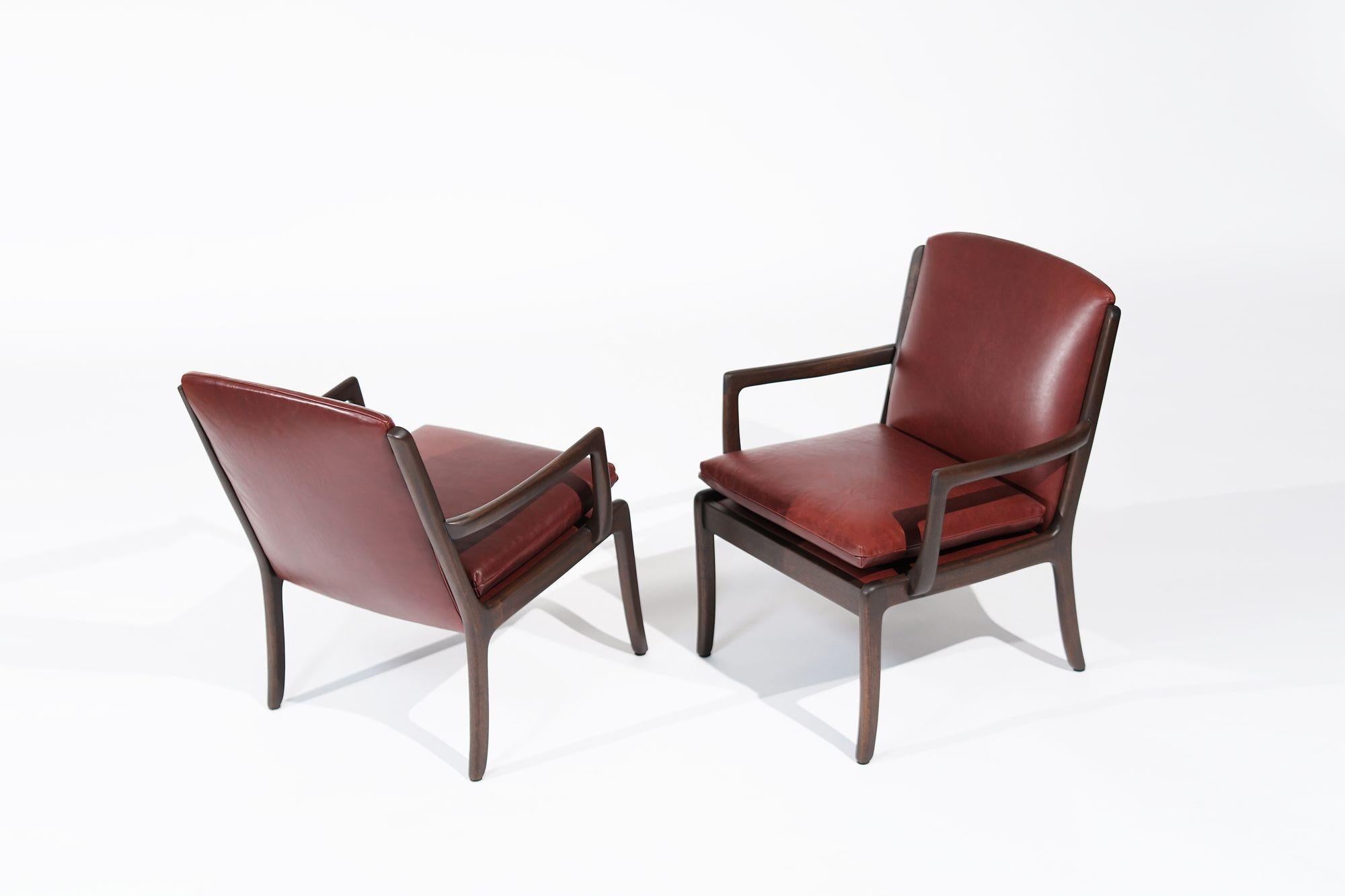 Set of Lounge Chairs by Ole Wanscher in Sangria Leather, Denmark, C. 1960s In Excellent Condition For Sale In Westport, CT